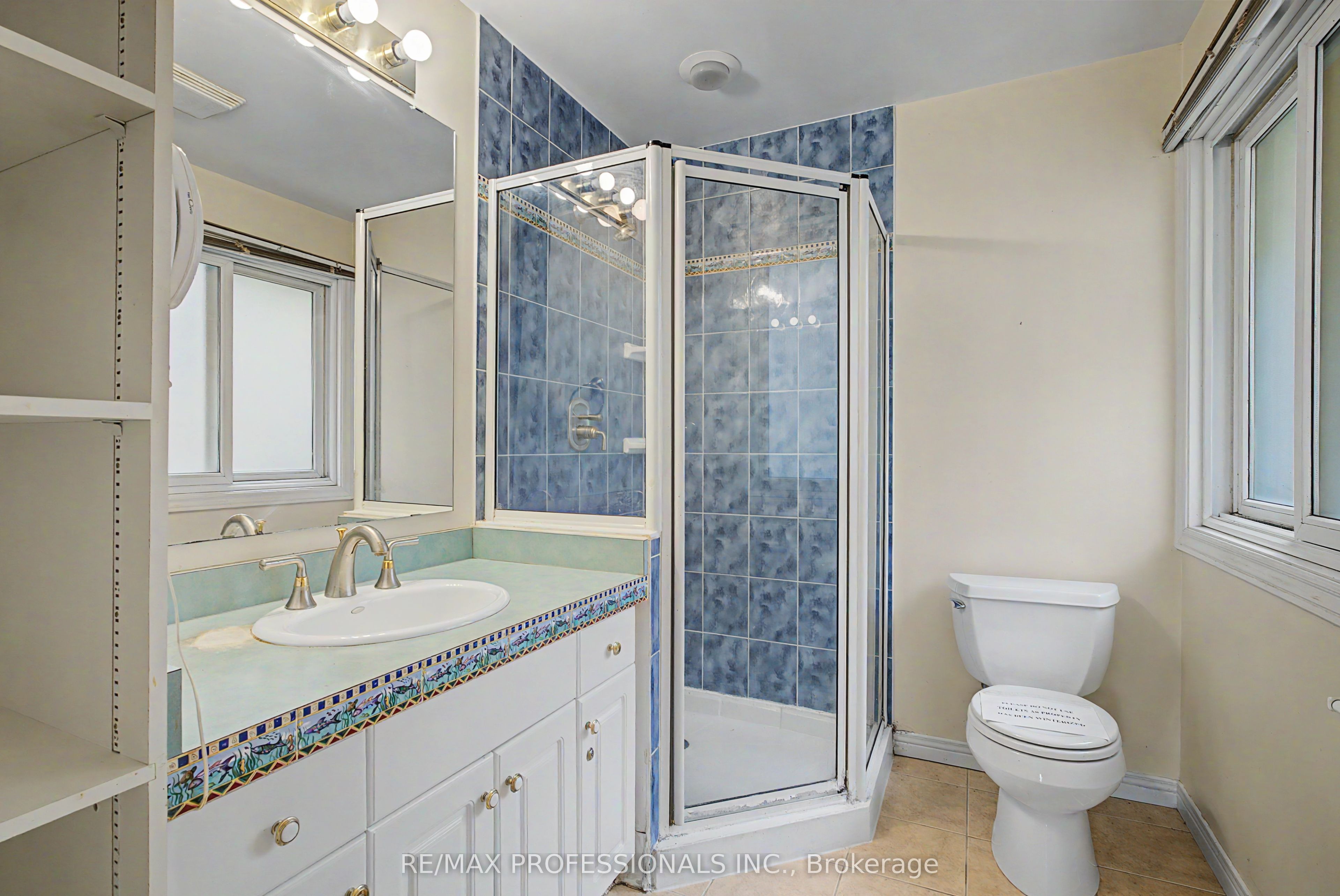 576 Thorndale Drive Property Photo 18