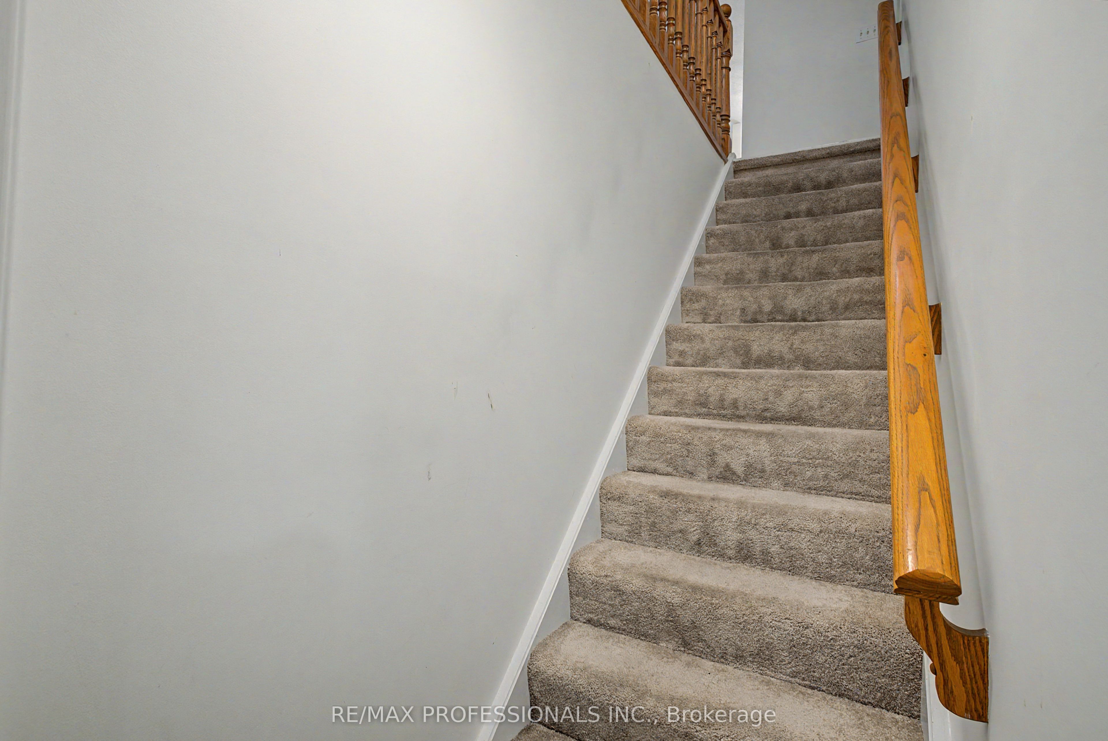 576 Thorndale Drive Property Photo 19