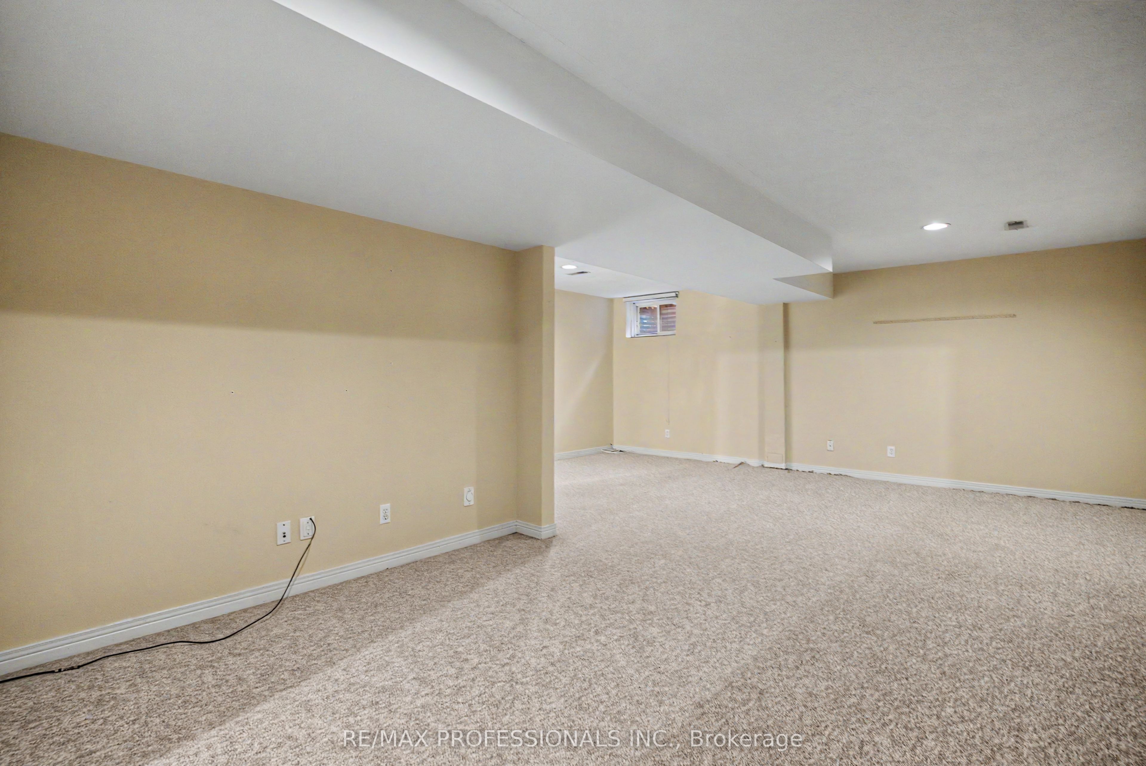 576 Thorndale Drive Property Photo 22