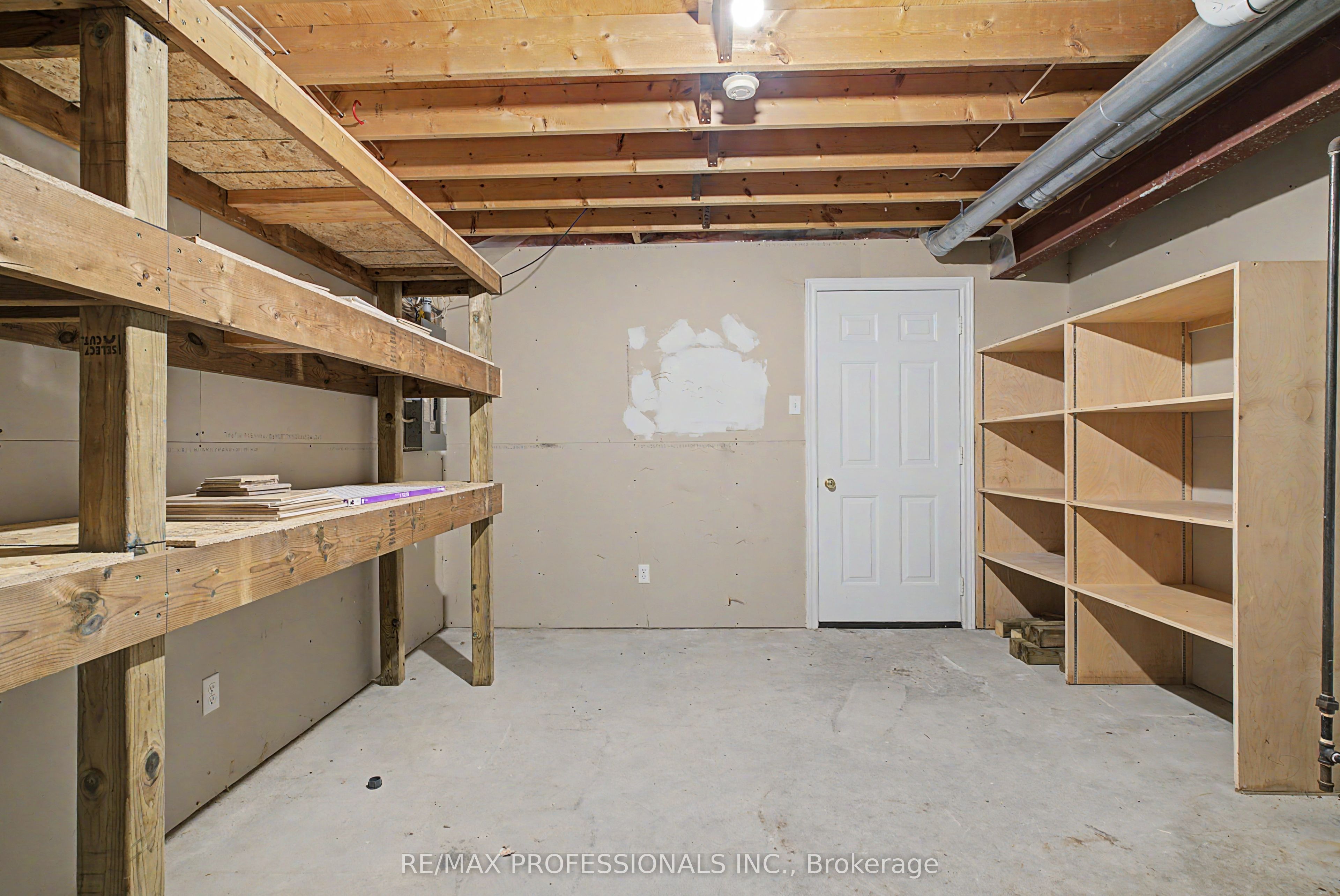 576 Thorndale Drive Property Photo 28