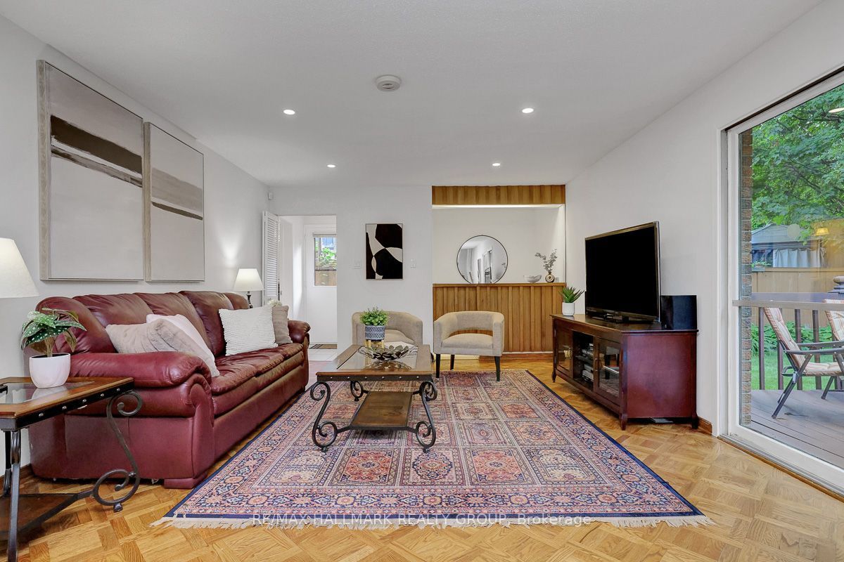 1950 Ludgate Crescent Property Photo 6