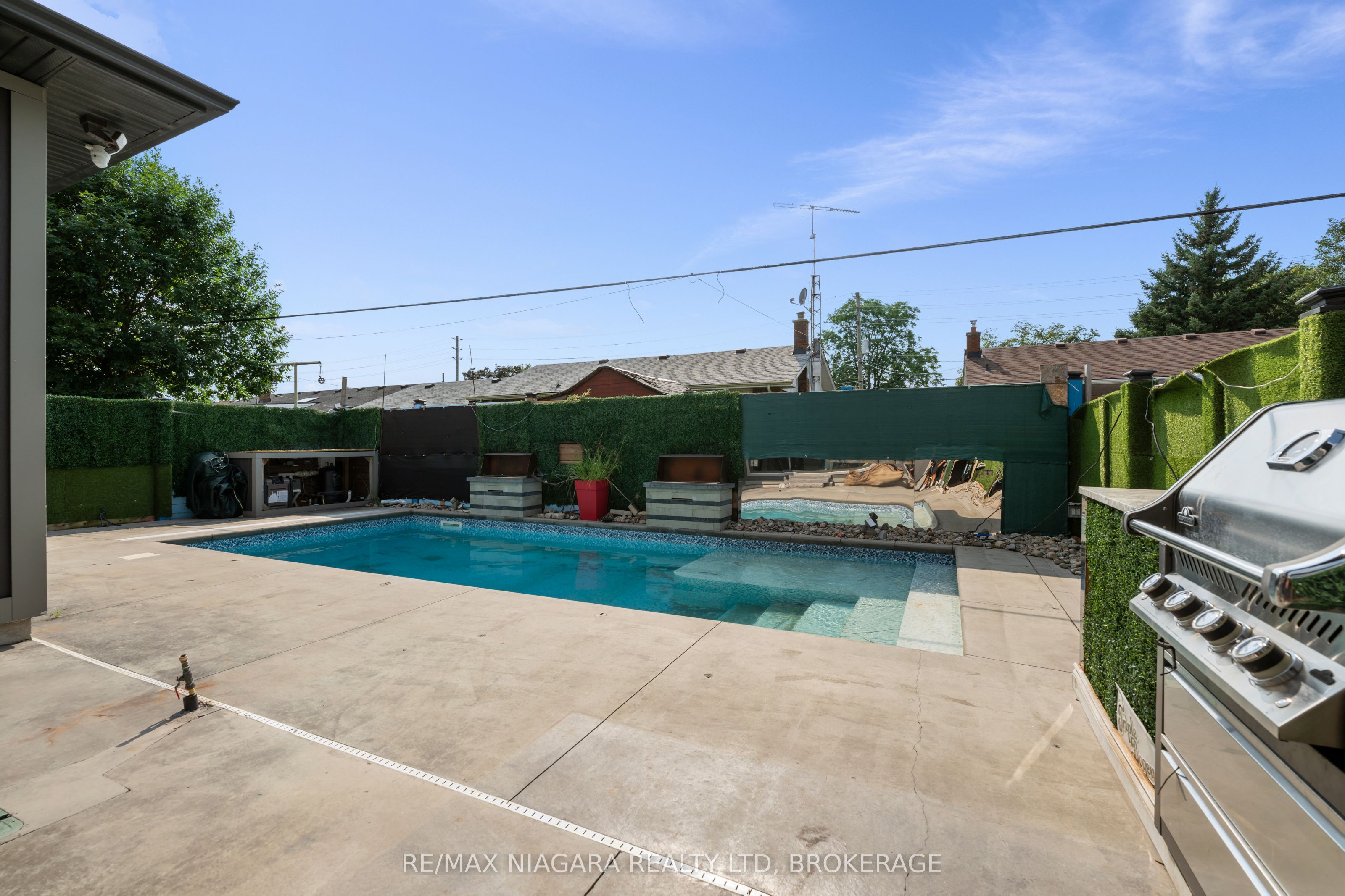31 Berkshire Drive Property Photo 6