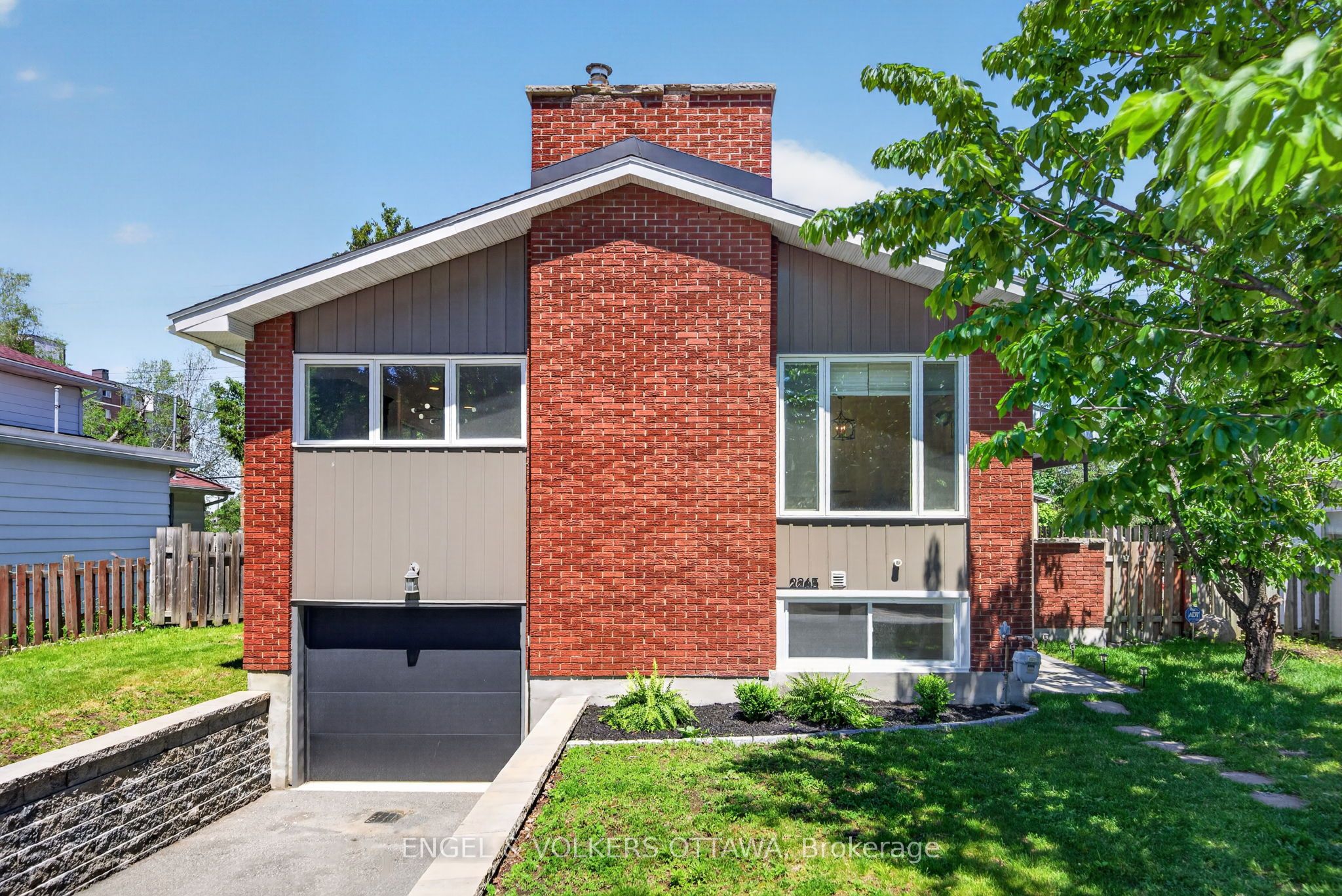 2265 Samuel Drive Property Photo 1