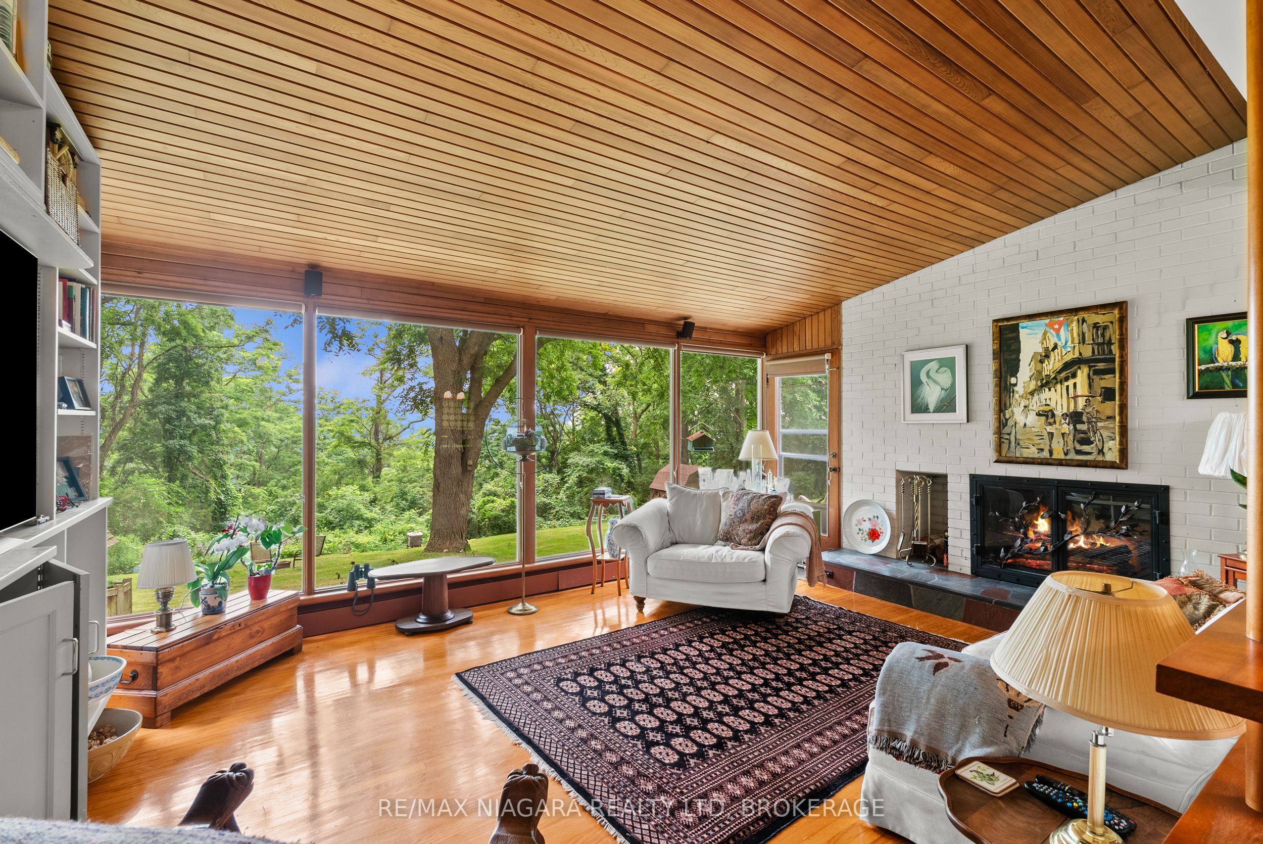 46 Melrose Drive Property Photo 4