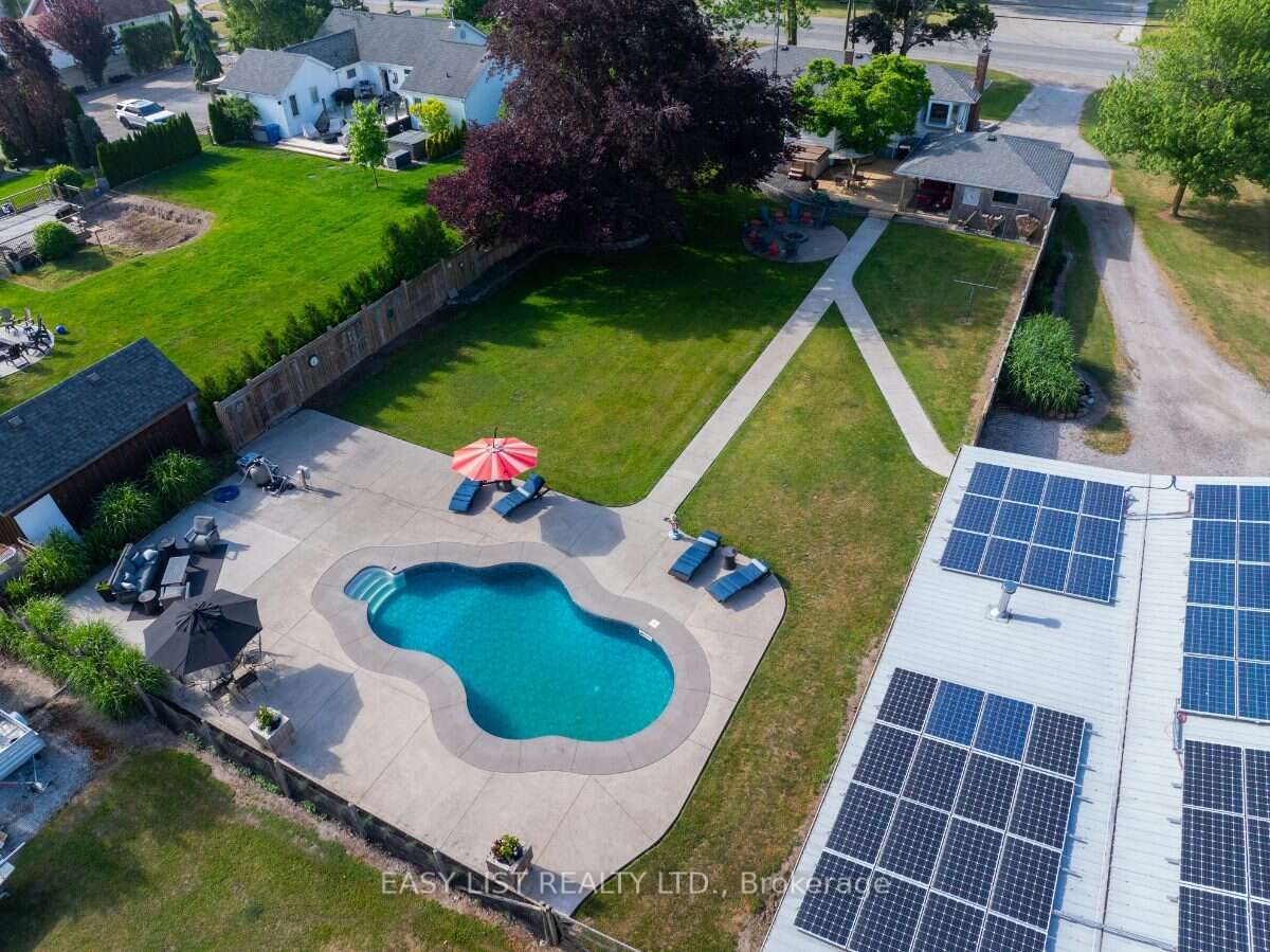 710 Seacliff Drive Property Photo 2