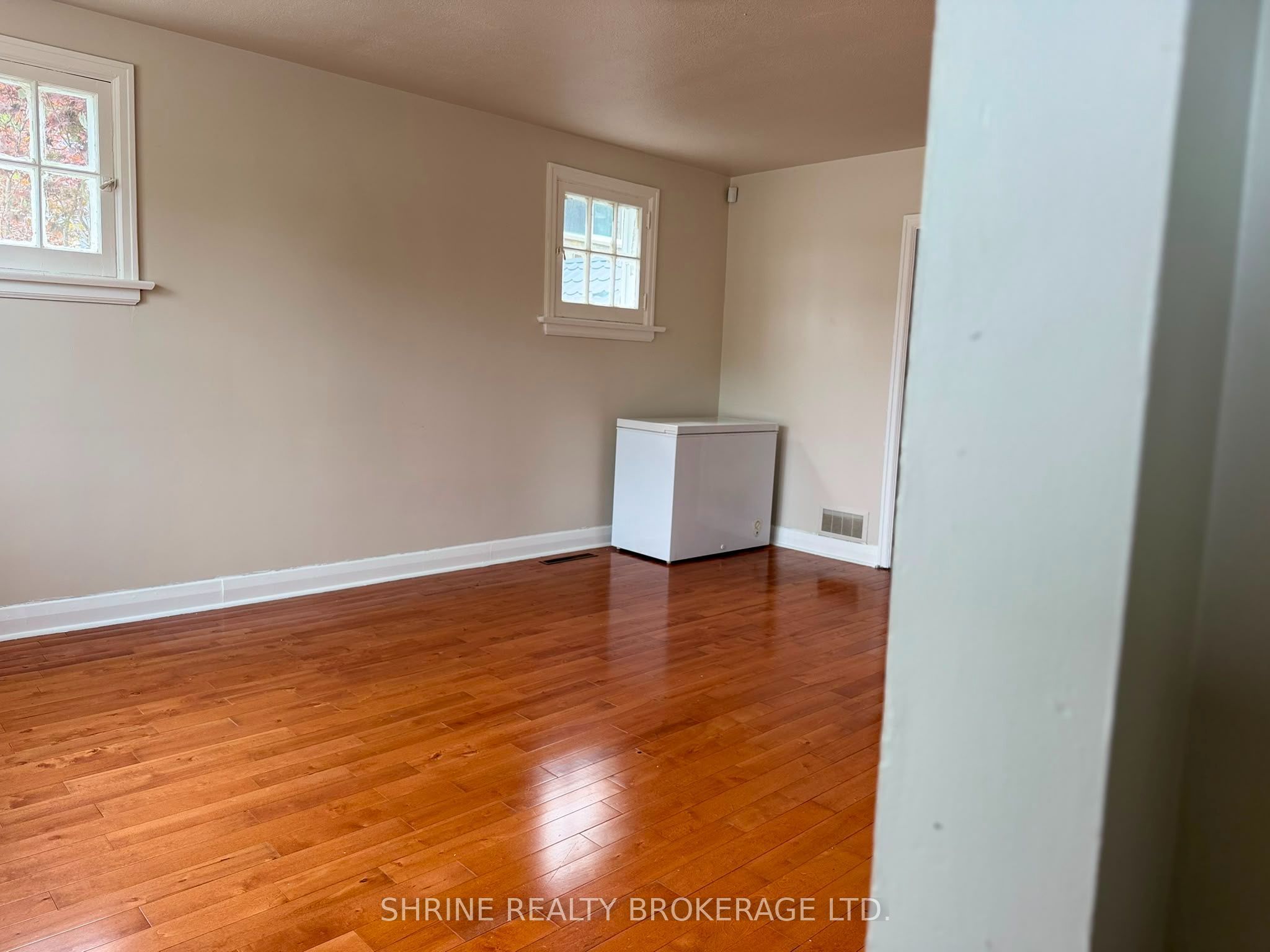 367 Springbank Drive Property Photo 11