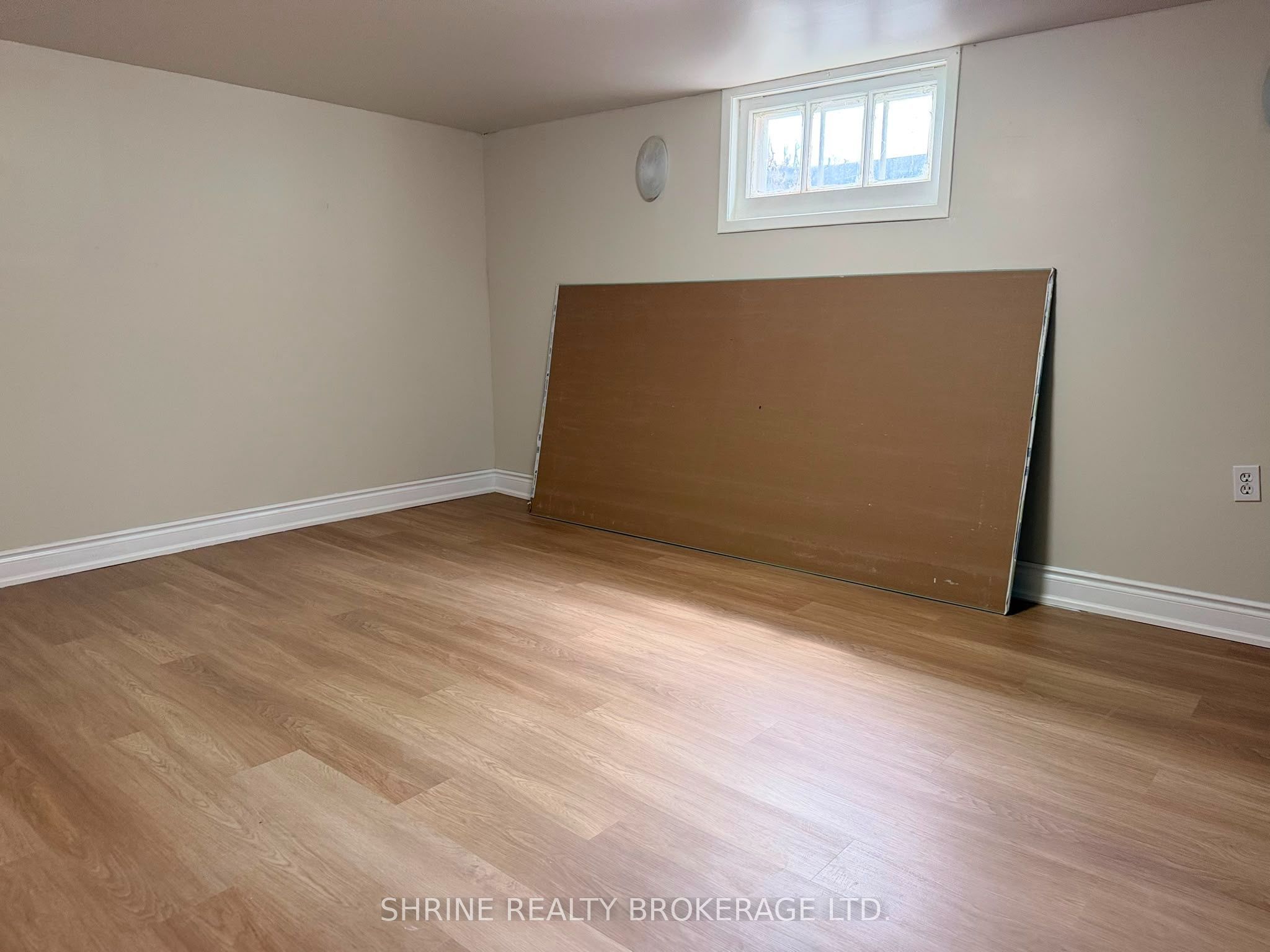 367 Springbank Drive Property Photo 14