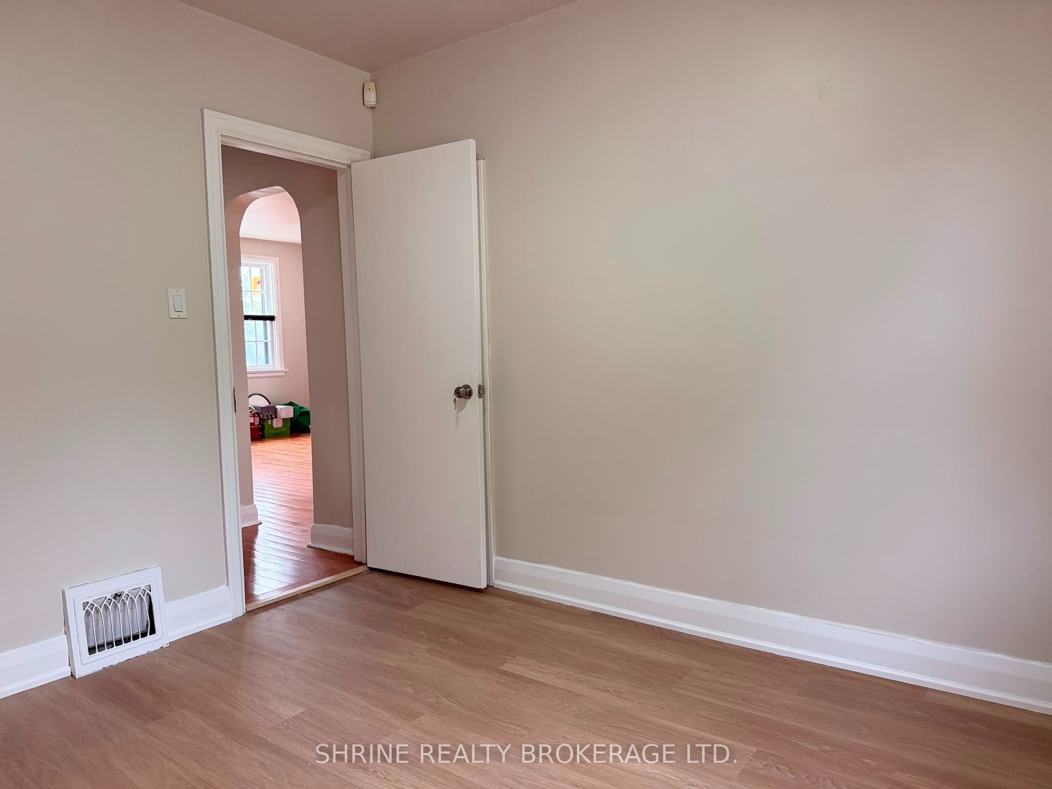 367 Springbank Drive Property Photo 15
