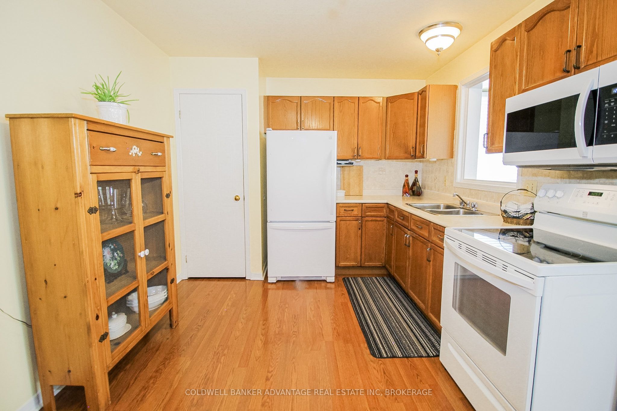 3373 Grove Avenue N Property Photo 11