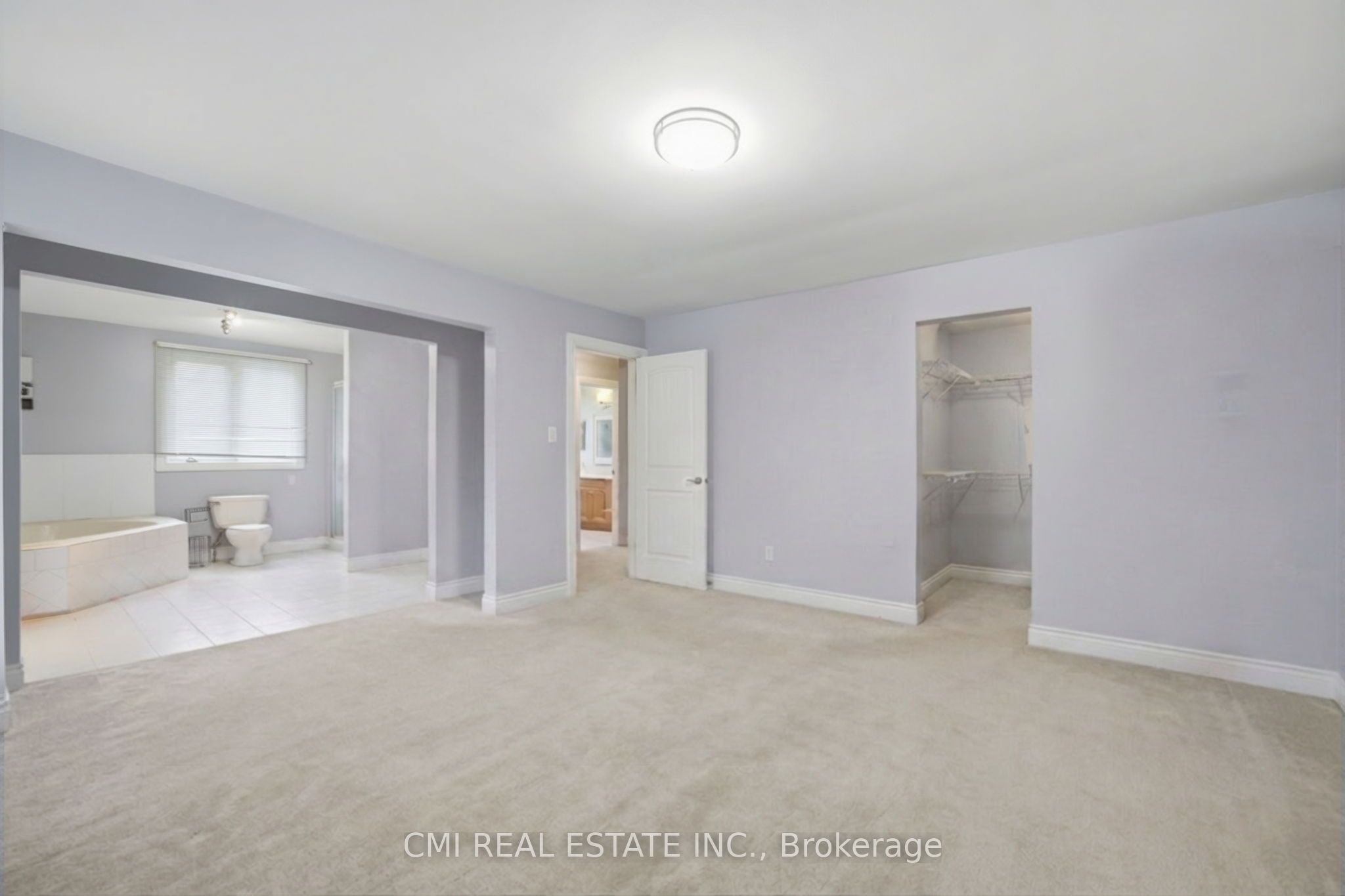 5607 Tenth Line Property Photo 20
