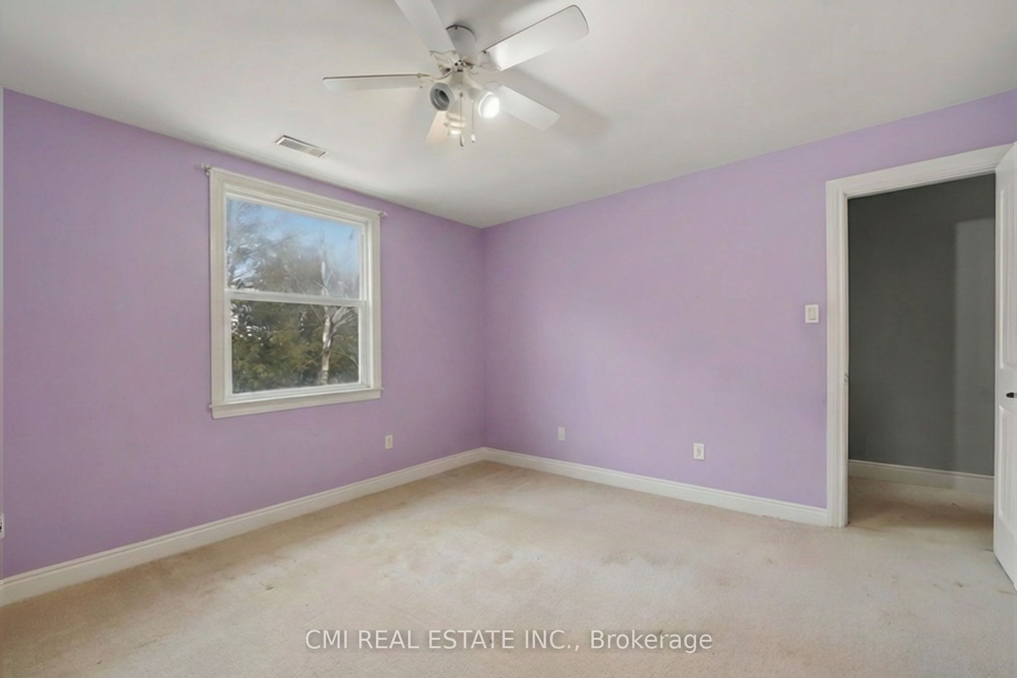 5607 Tenth Line Property Photo 26