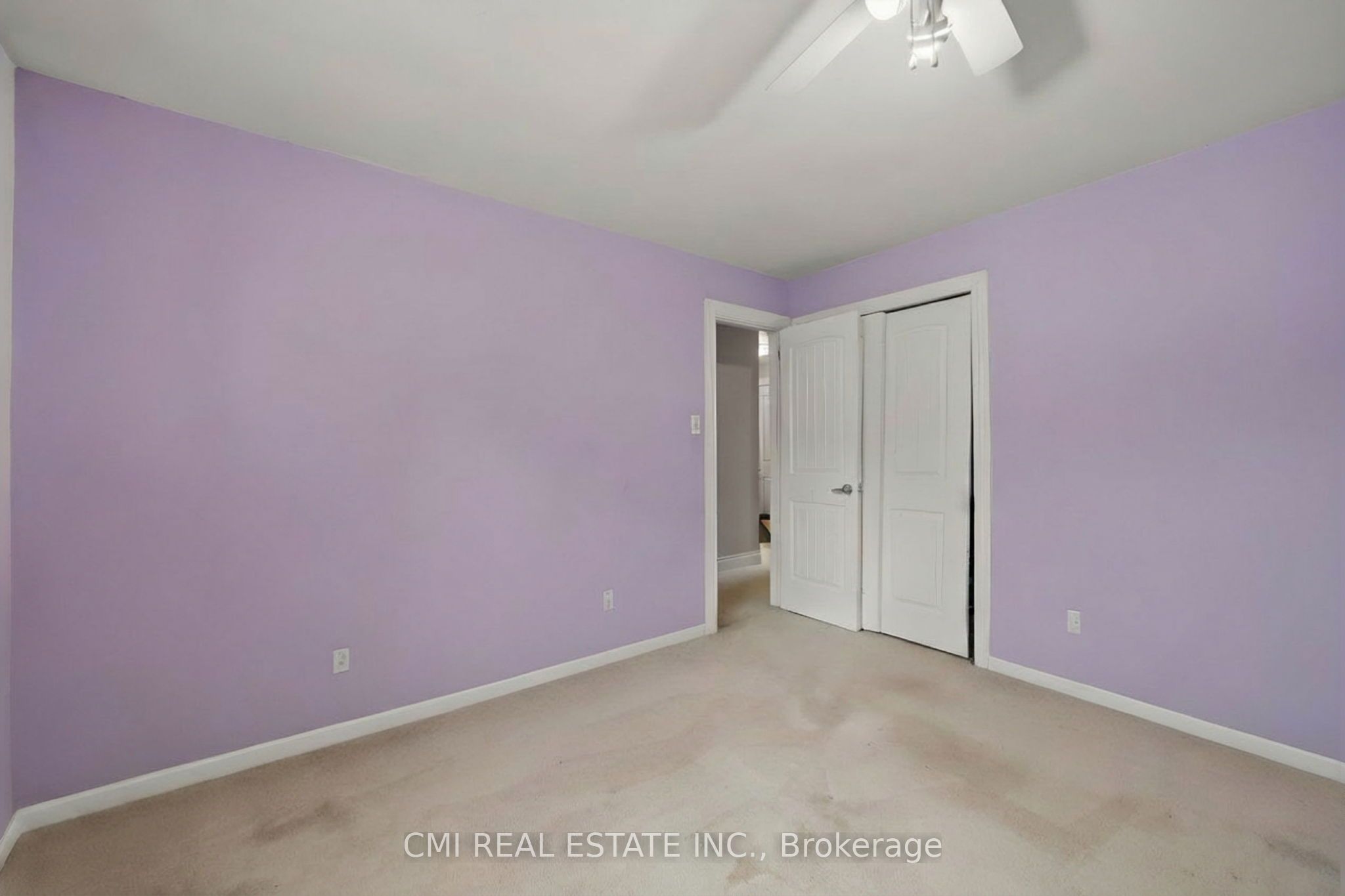 5607 Tenth Line Property Photo 27