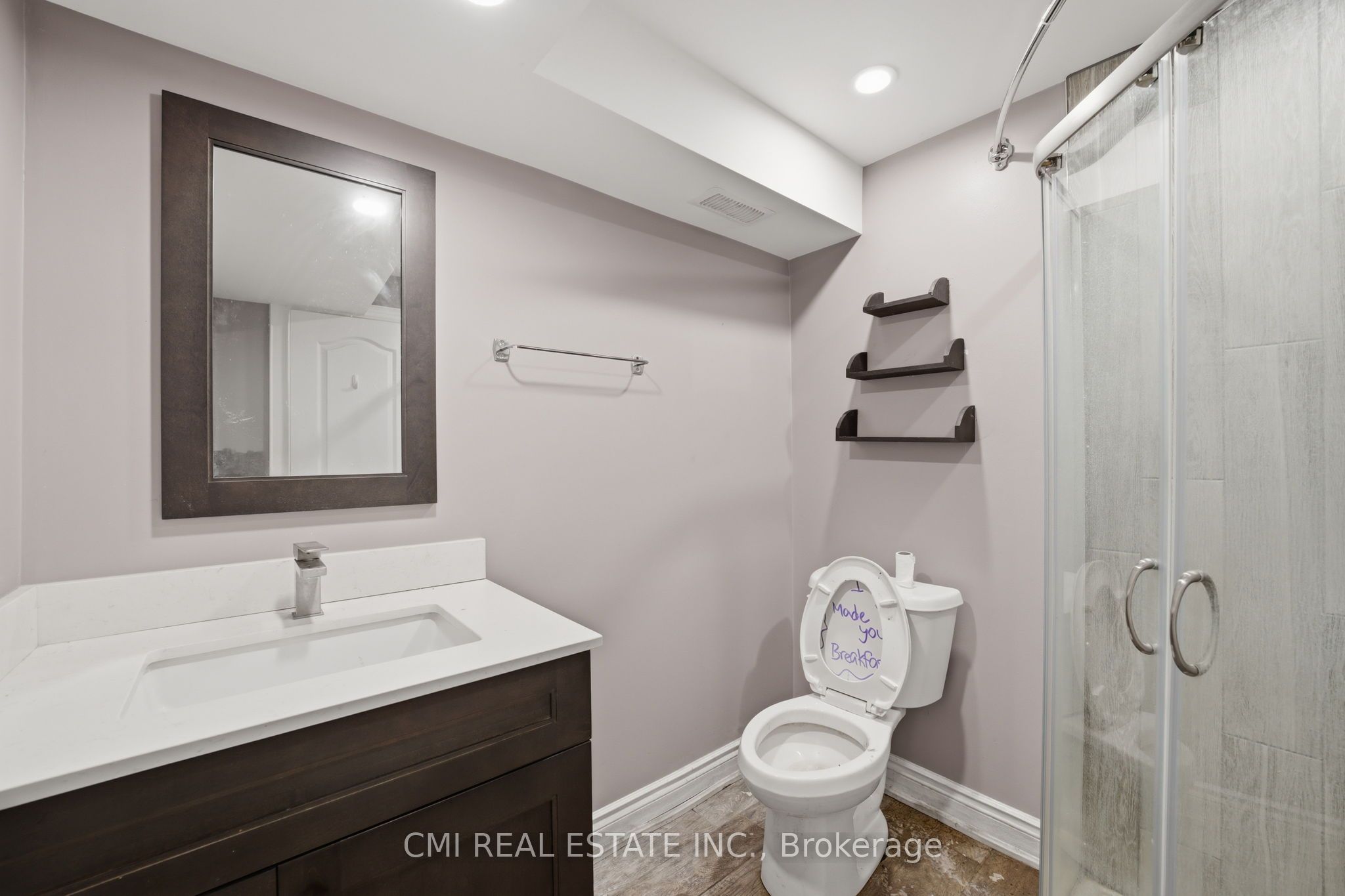 5607 Tenth Line Property Photo 30