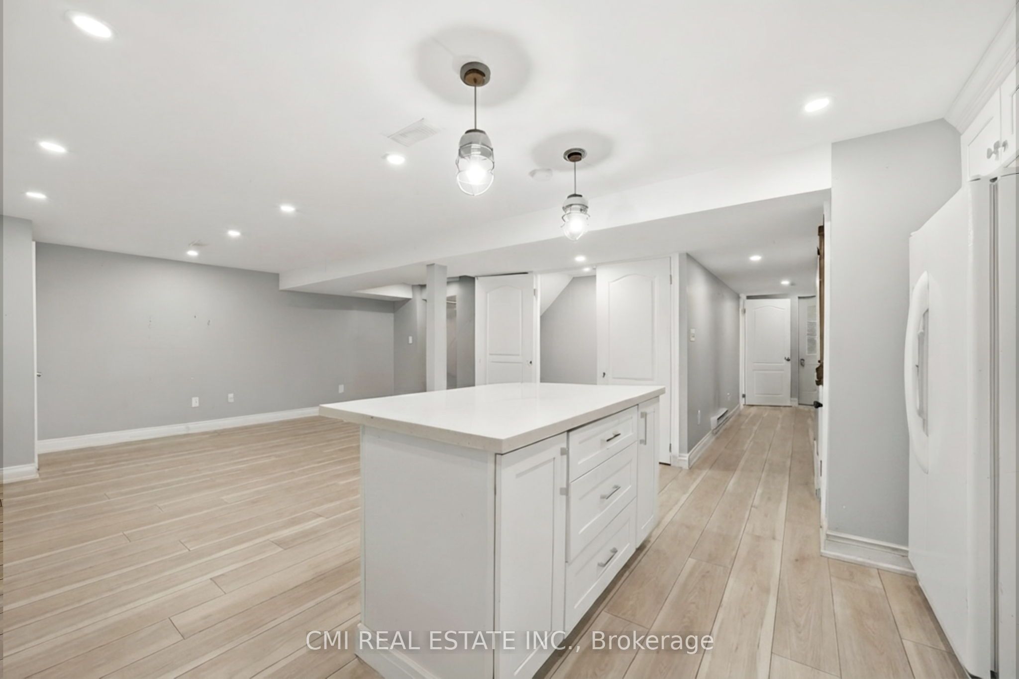 5607 Tenth Line Property Photo 39
