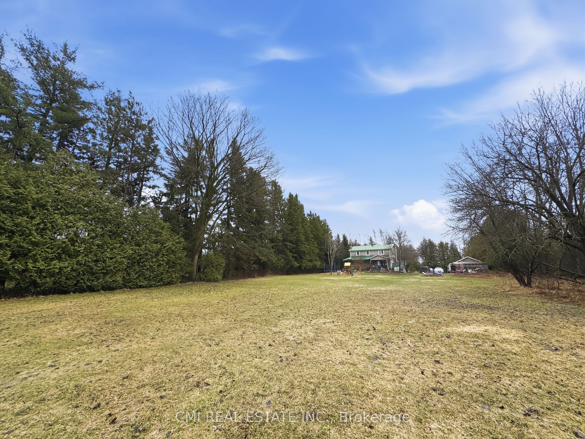 5607 Tenth Line Property Photo 42