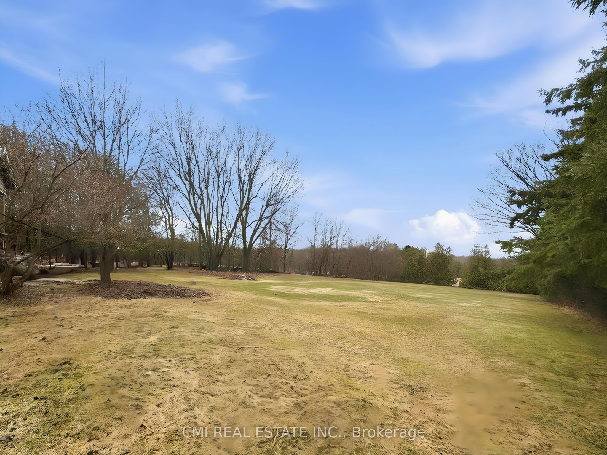 5607 Tenth Line Property Photo 43