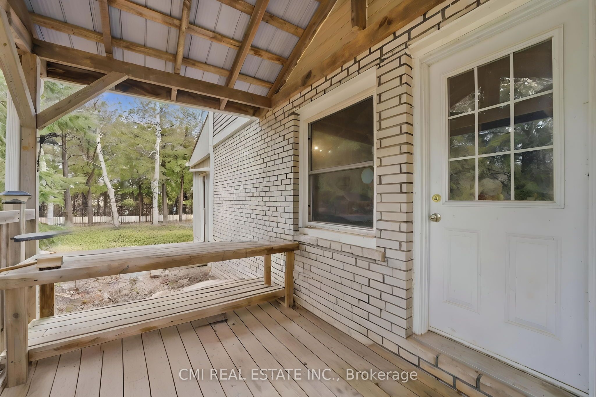 5607 Tenth Line Property Photo 46