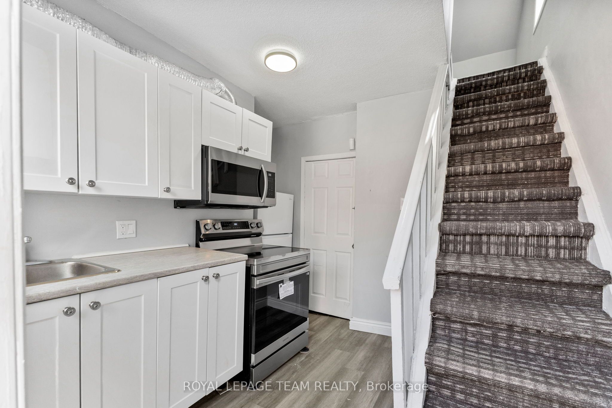 105 Jolliet Avenue Property Photo 24