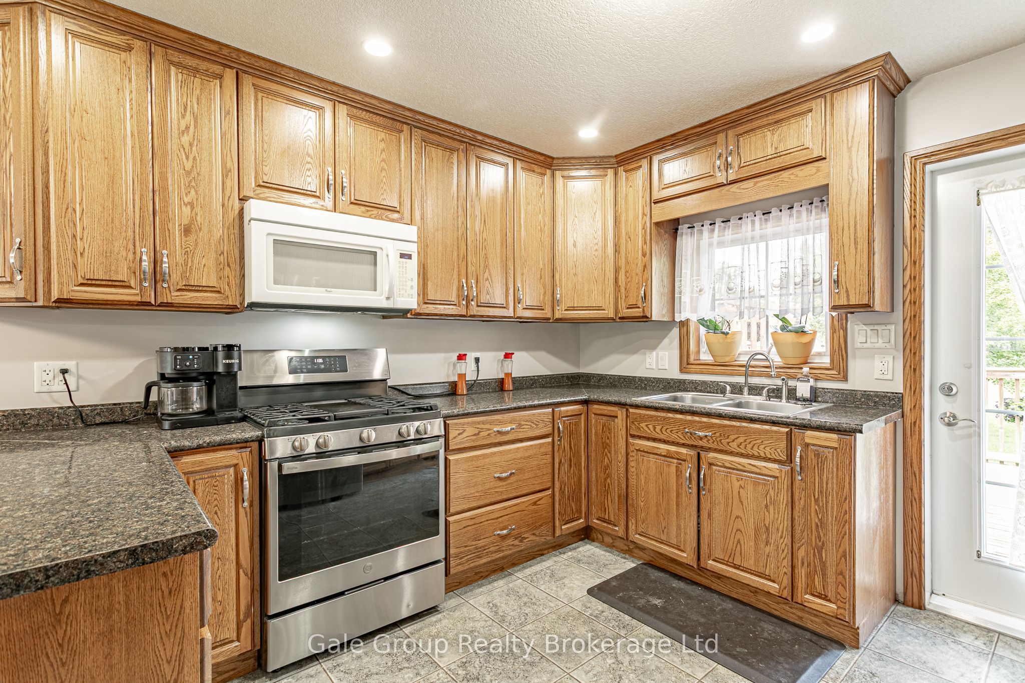6659 Plank Road Property Photo 8