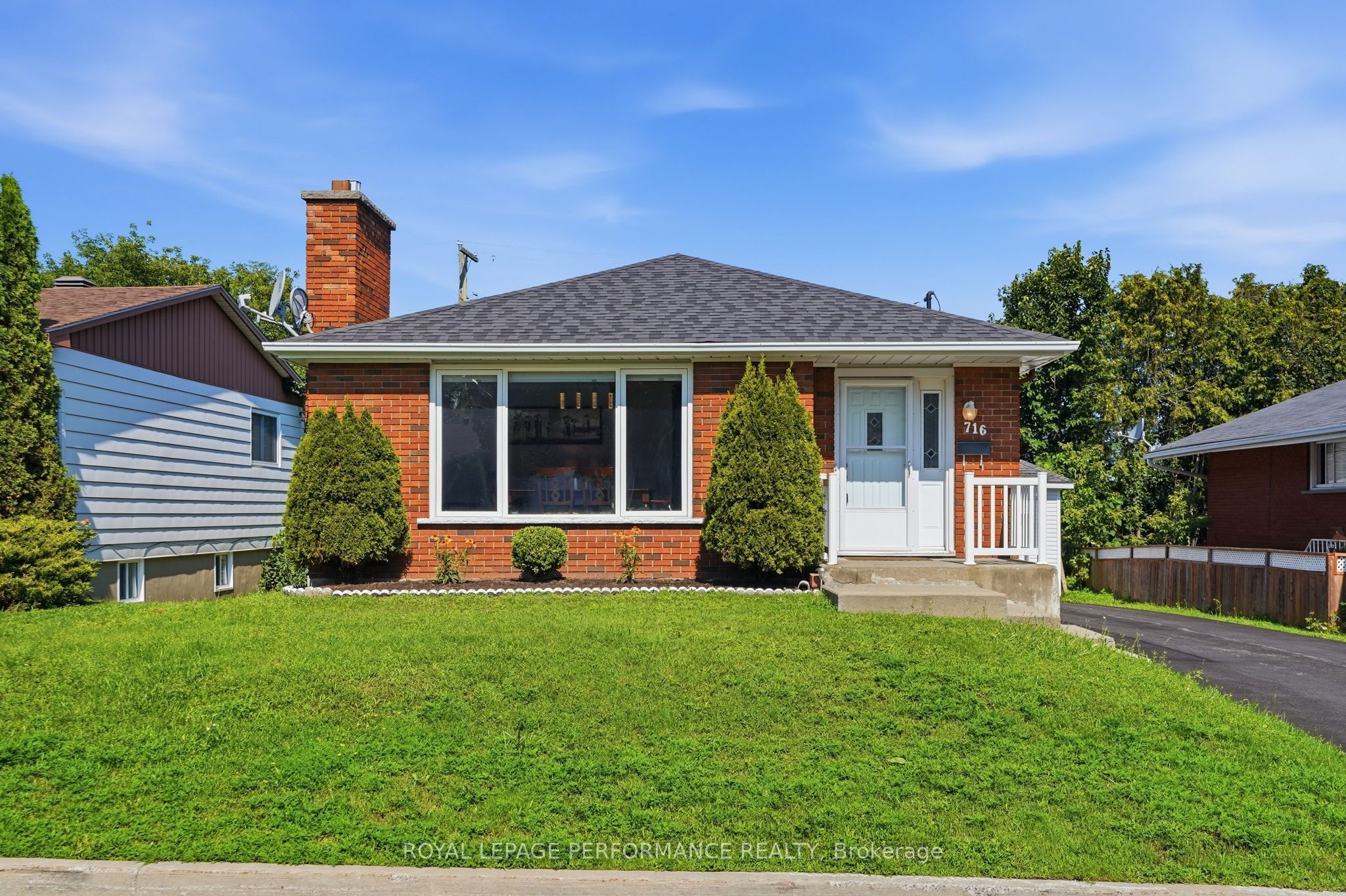 716 Cartier Boulevard Property Photo 2