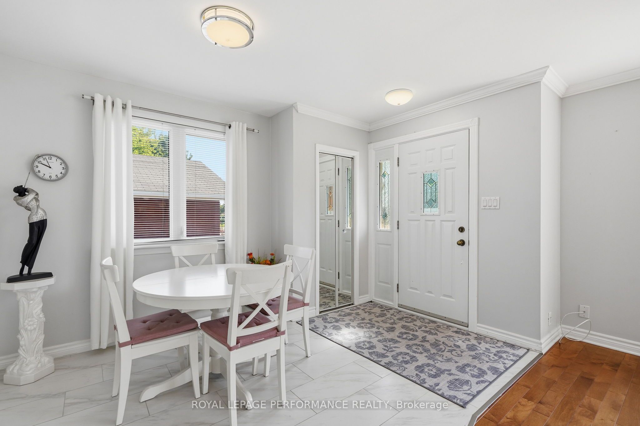 716 Cartier Boulevard Property Photo 4