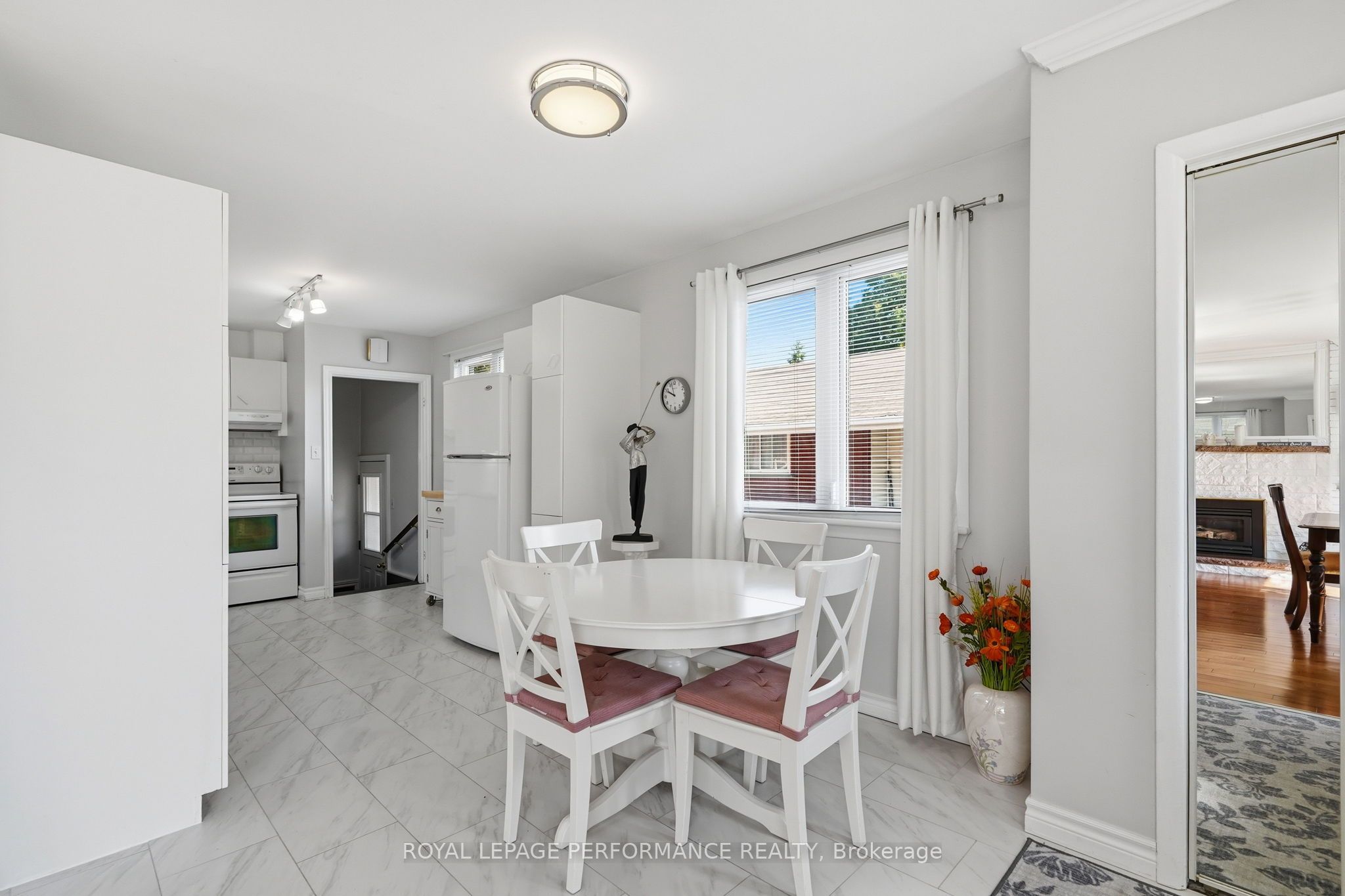 716 Cartier Boulevard Property Photo 5