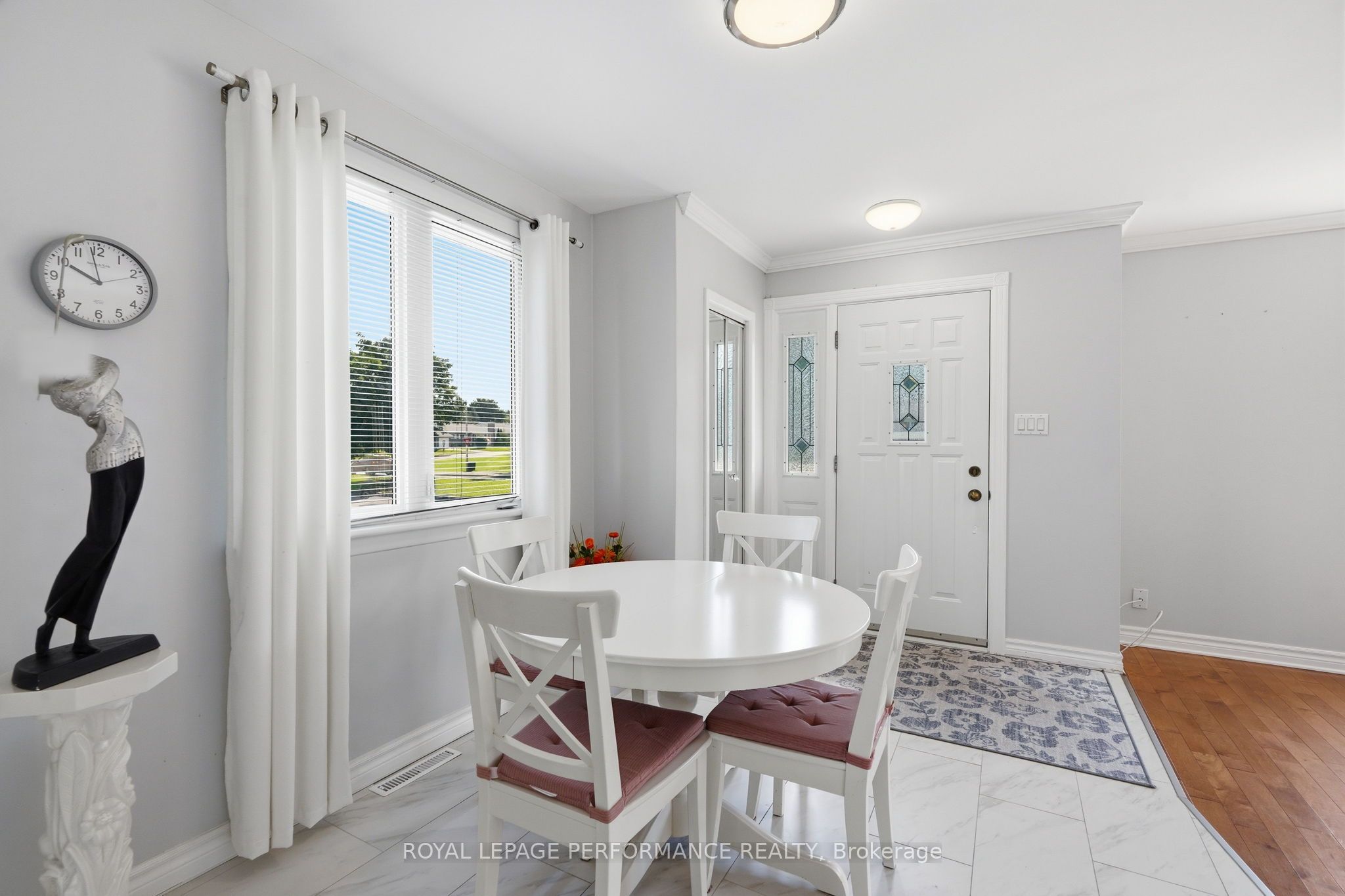 716 Cartier Boulevard Property Photo 6