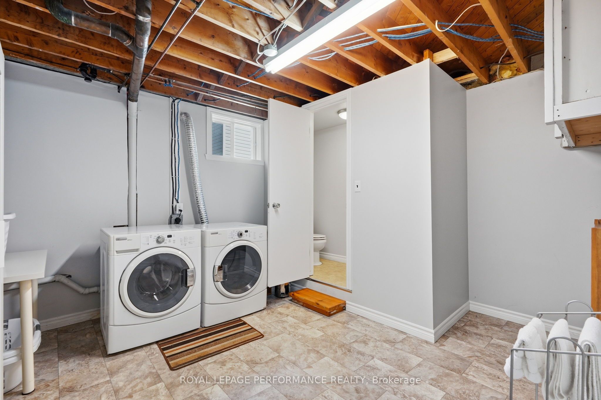 716 Cartier Boulevard Property Photo 21