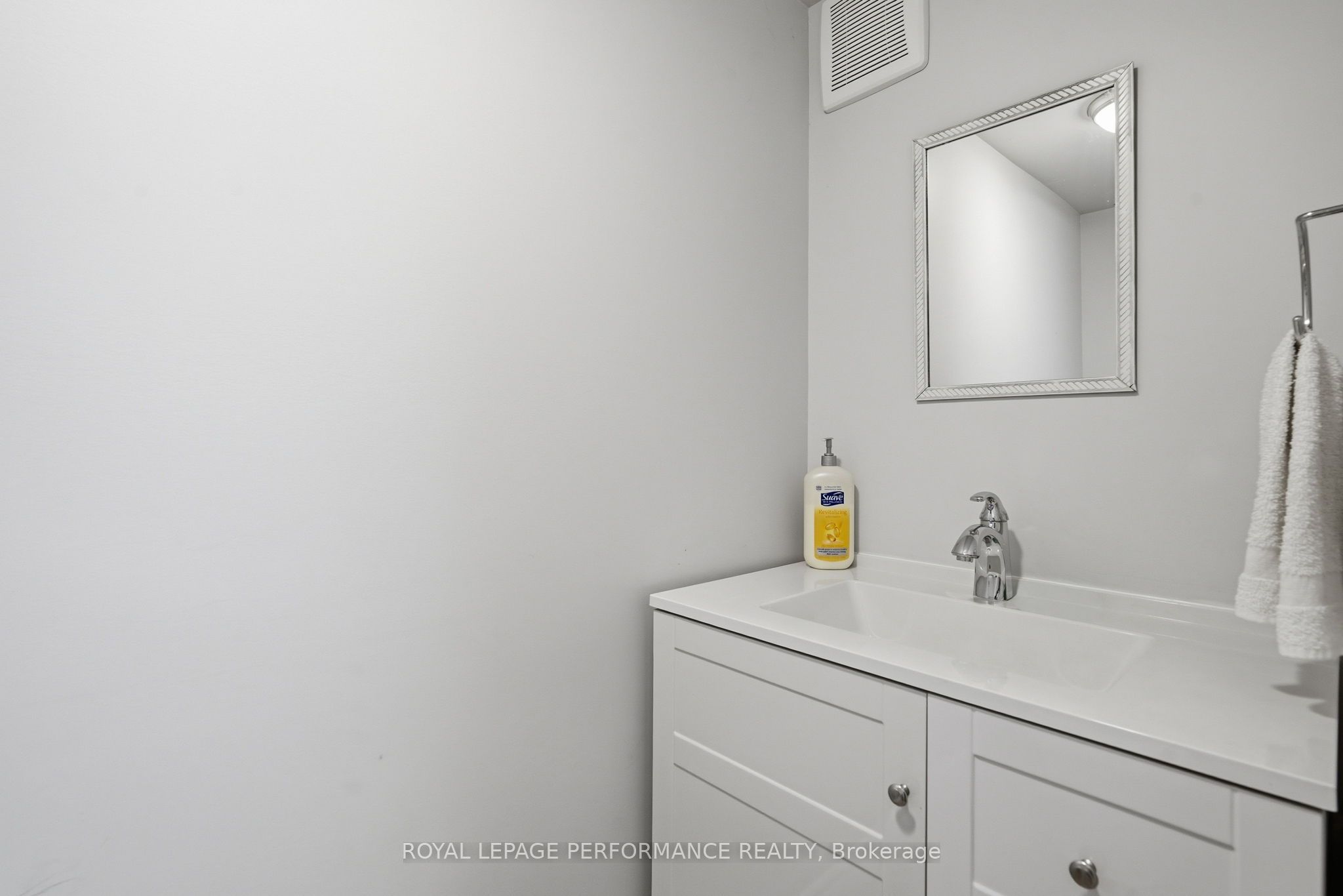 716 Cartier Boulevard Property Photo 22