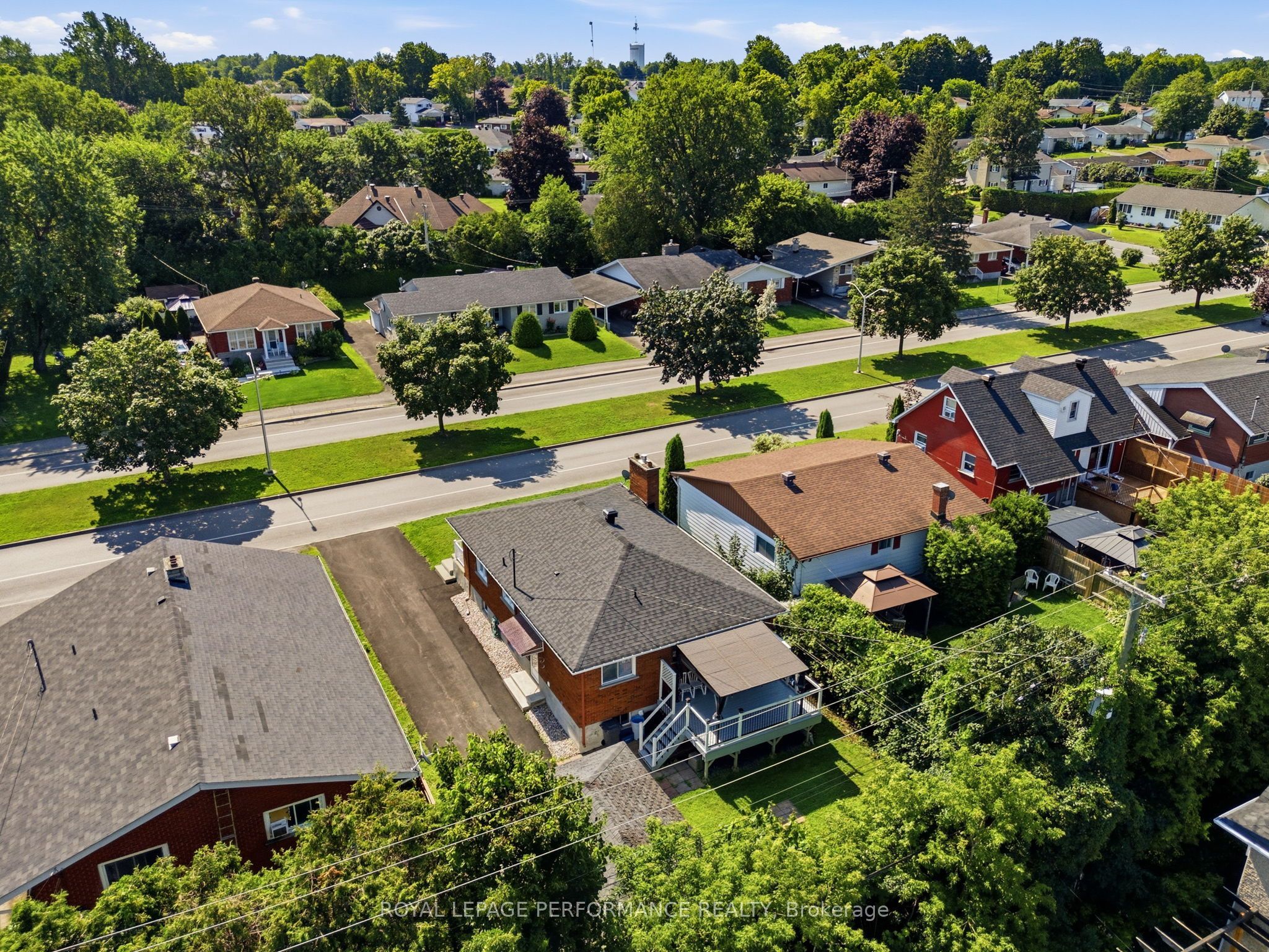 716 Cartier Boulevard Property Photo 34