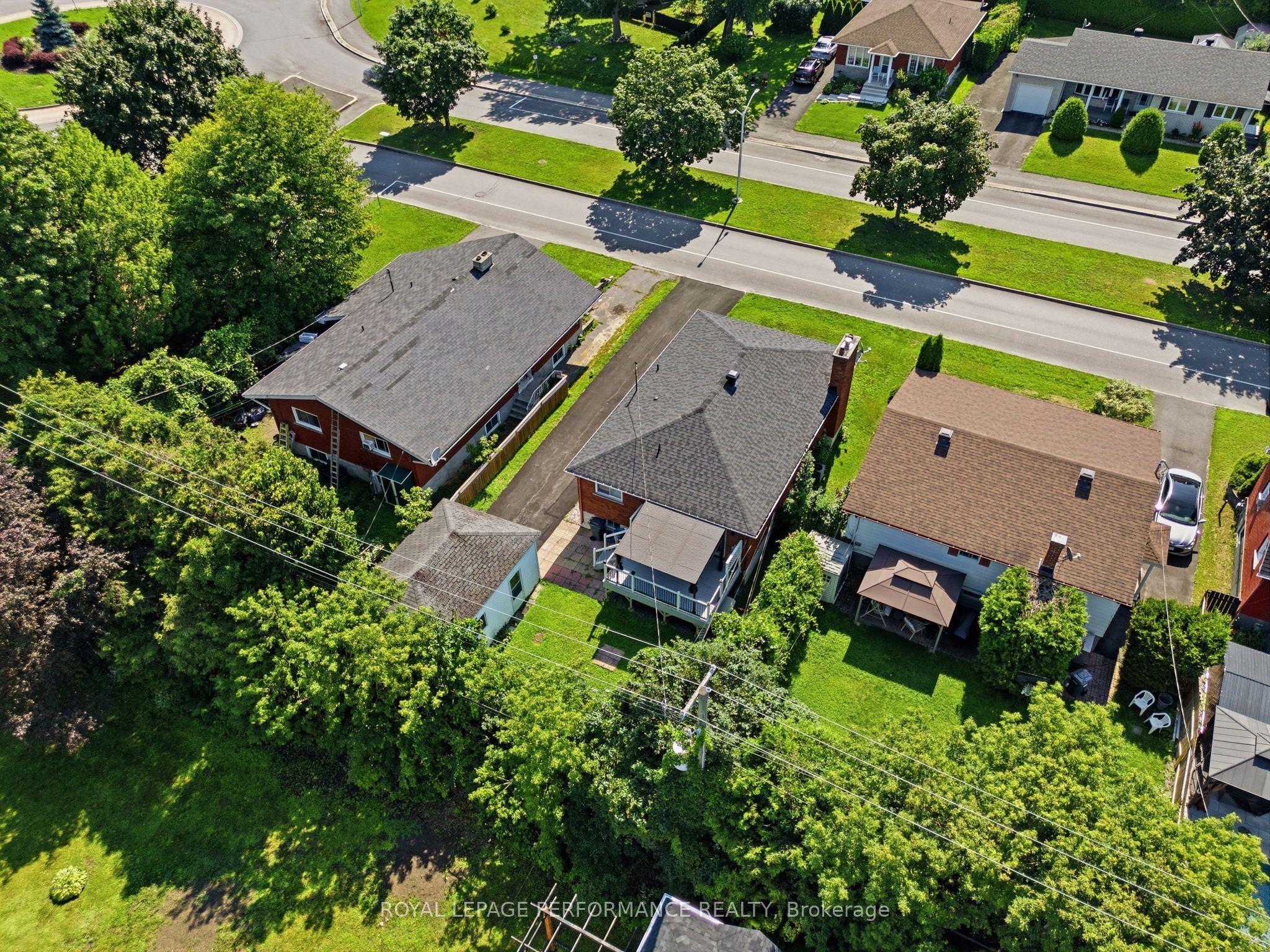 716 Cartier Boulevard Property Photo 35