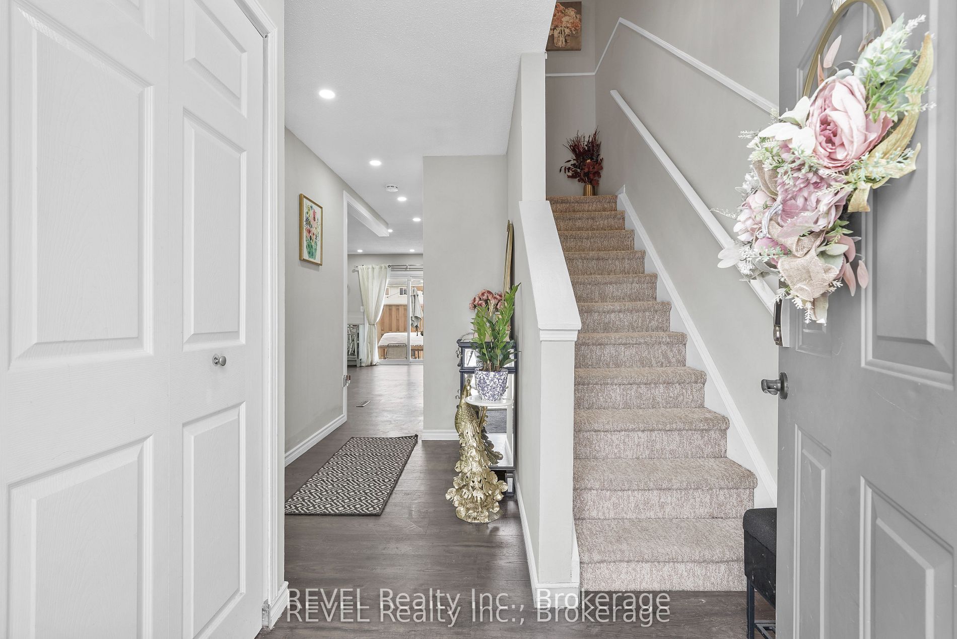 65 Dorchester Boulevard 80 Property Photo 4