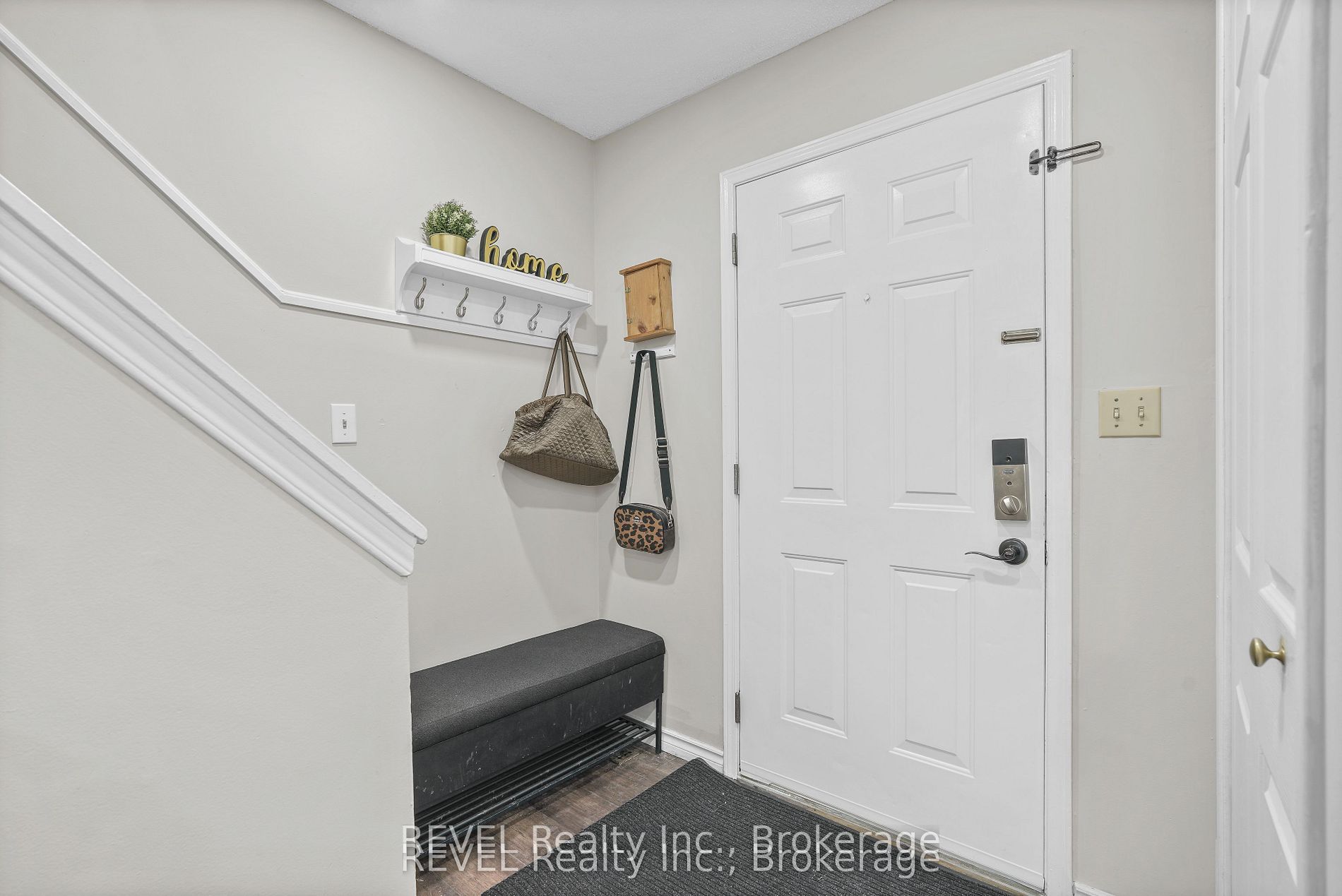 65 Dorchester Boulevard 80 Property Photo 5
