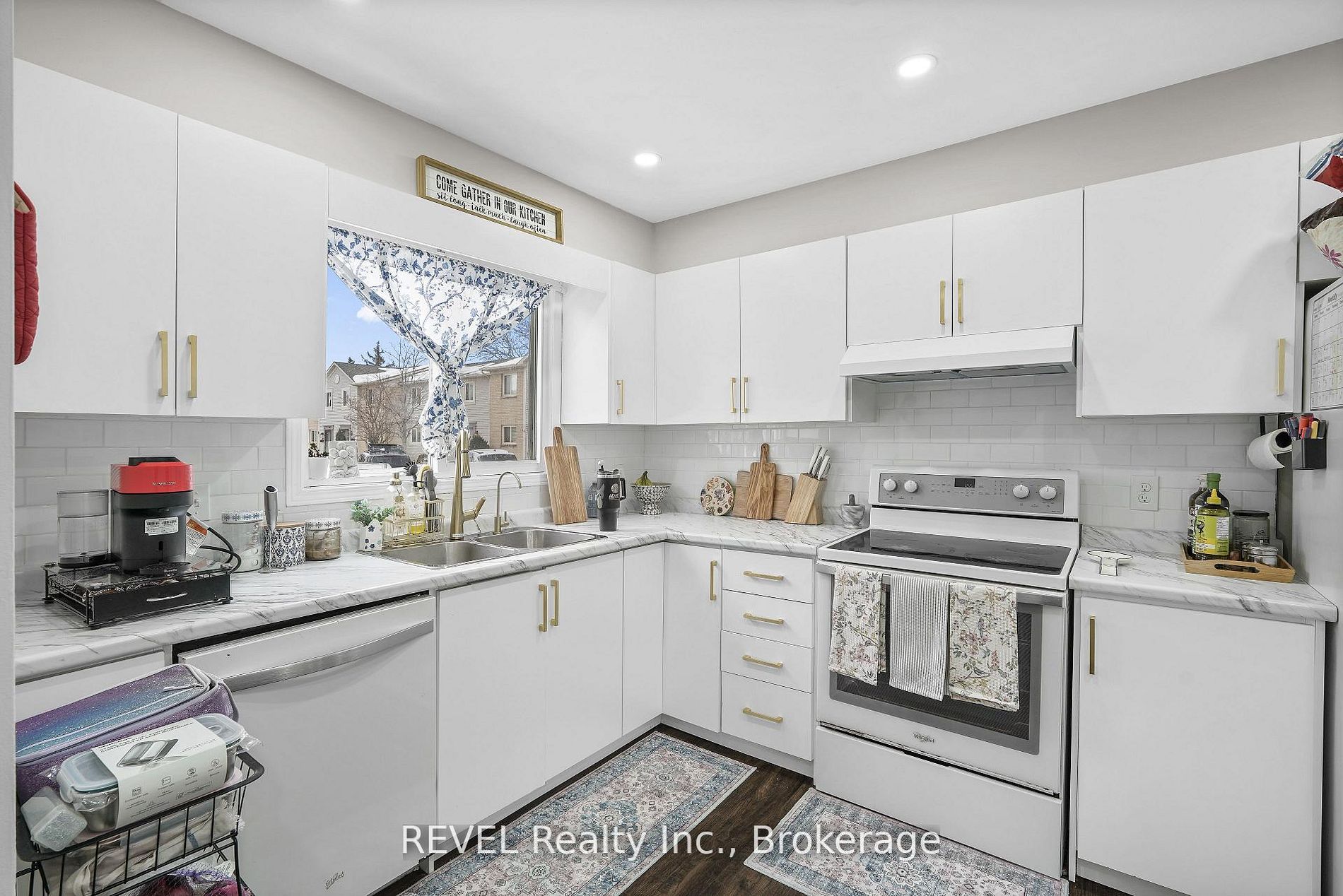 65 Dorchester Boulevard 80 Property Photo 7