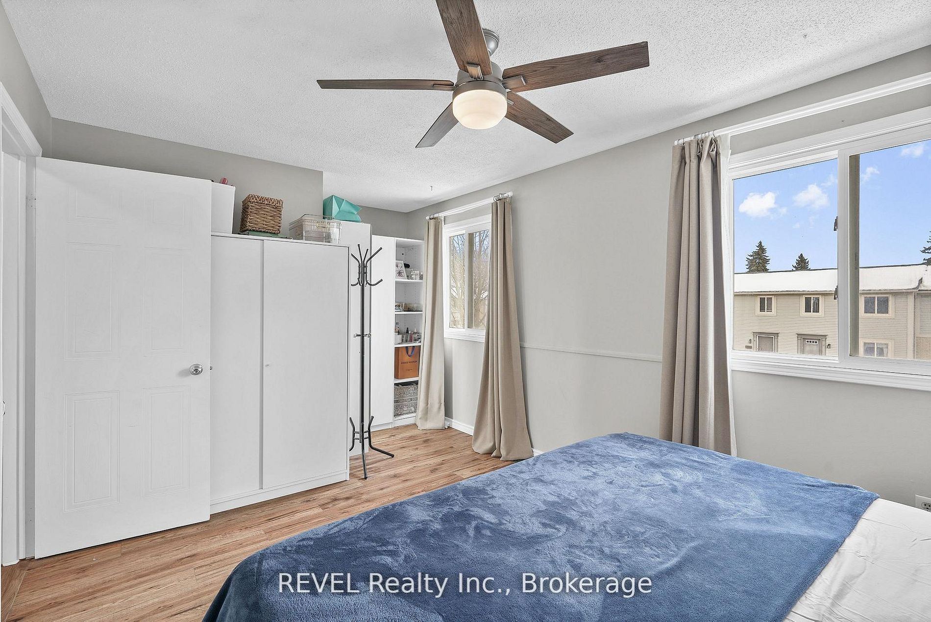 65 Dorchester Boulevard 80 Property Photo 16