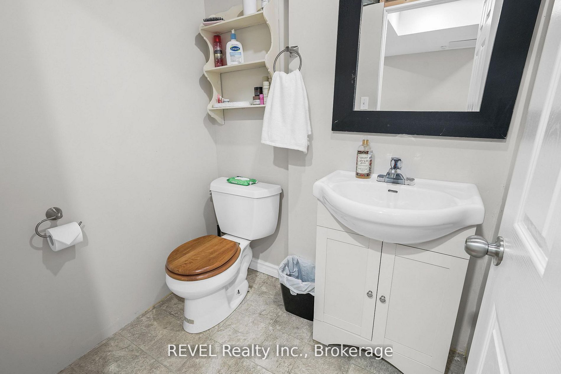 65 Dorchester Boulevard 80 Property Photo 25