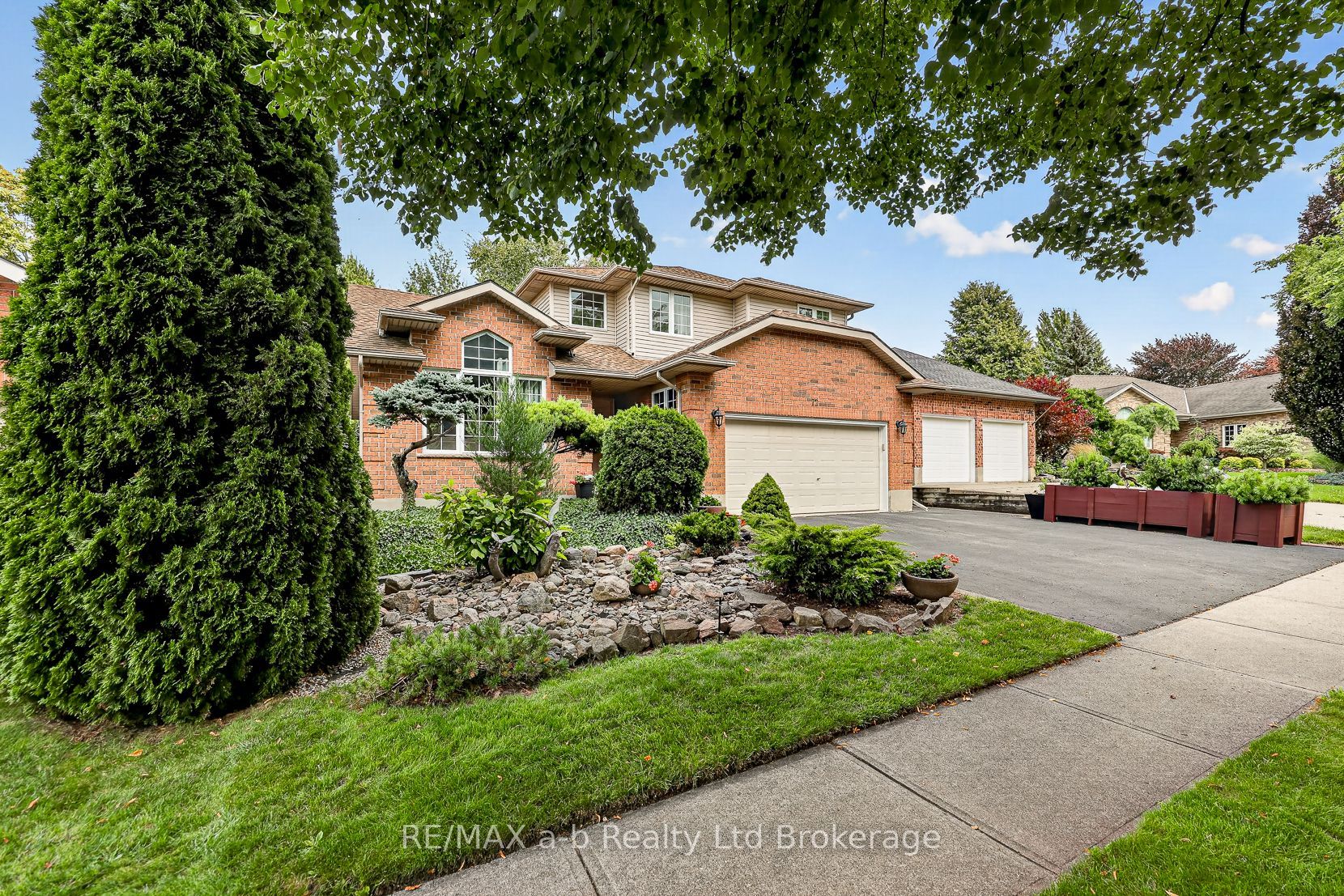 72 Indian Road Property Photo 4
