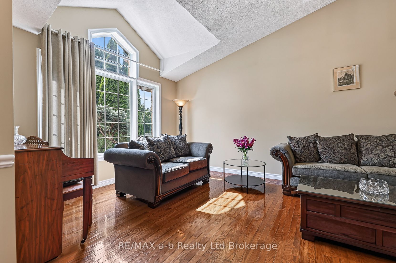 72 Indian Road Property Photo 16