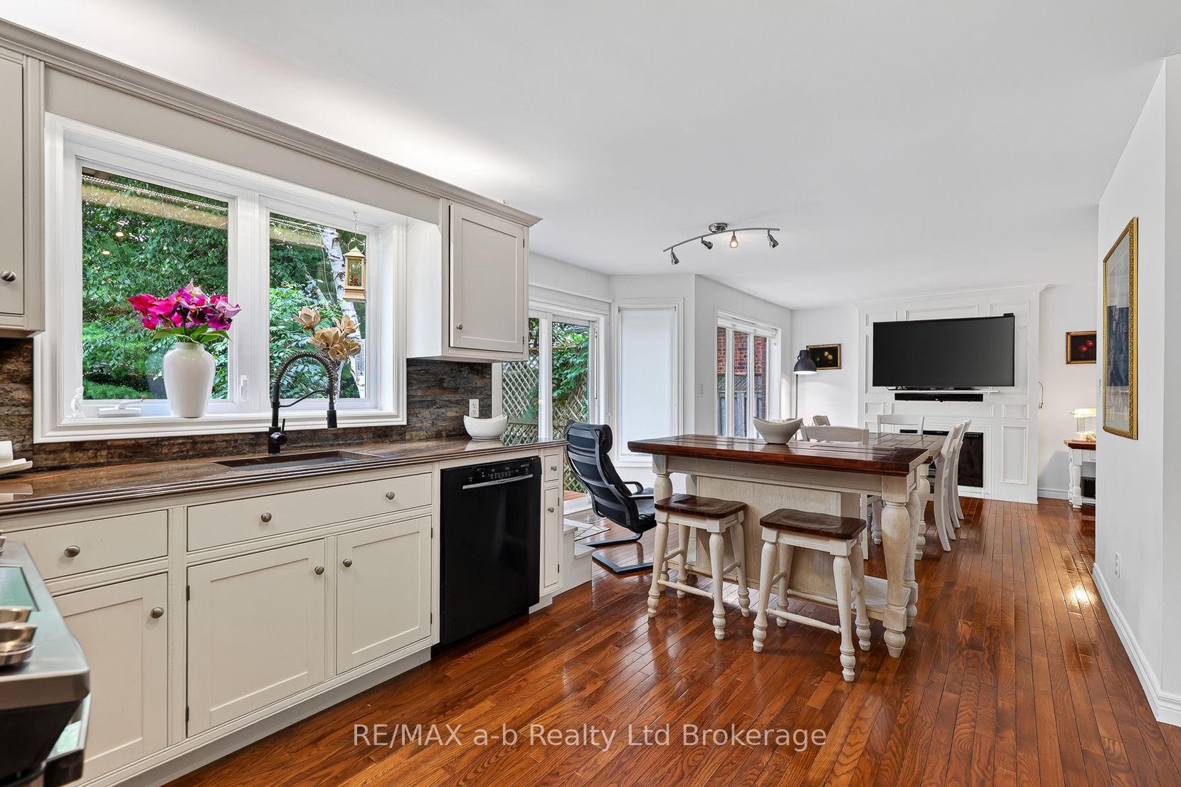 72 Indian Road Property Photo 21
