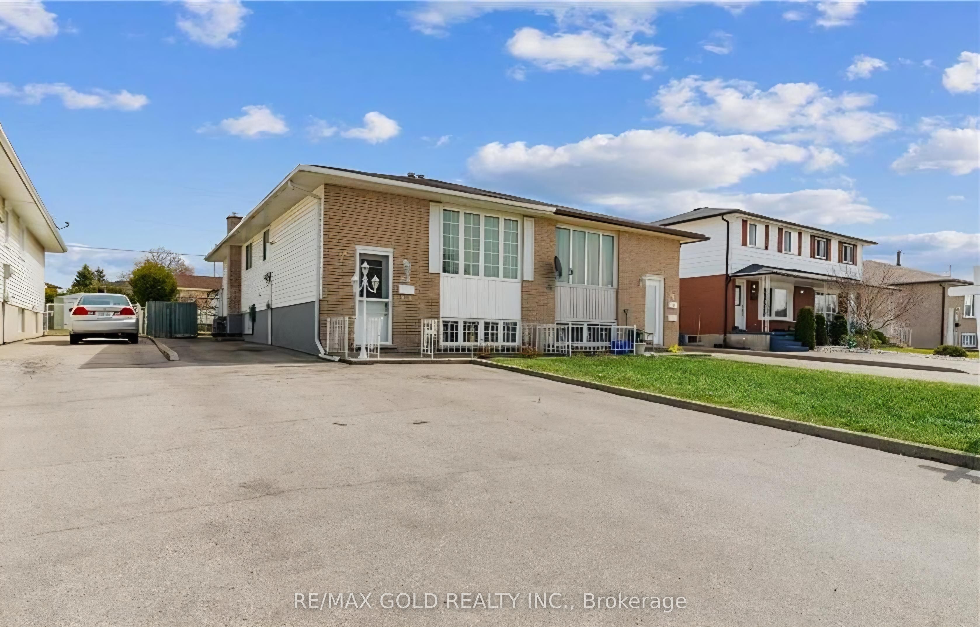 54 Bakersfield Drive Property Photo 1