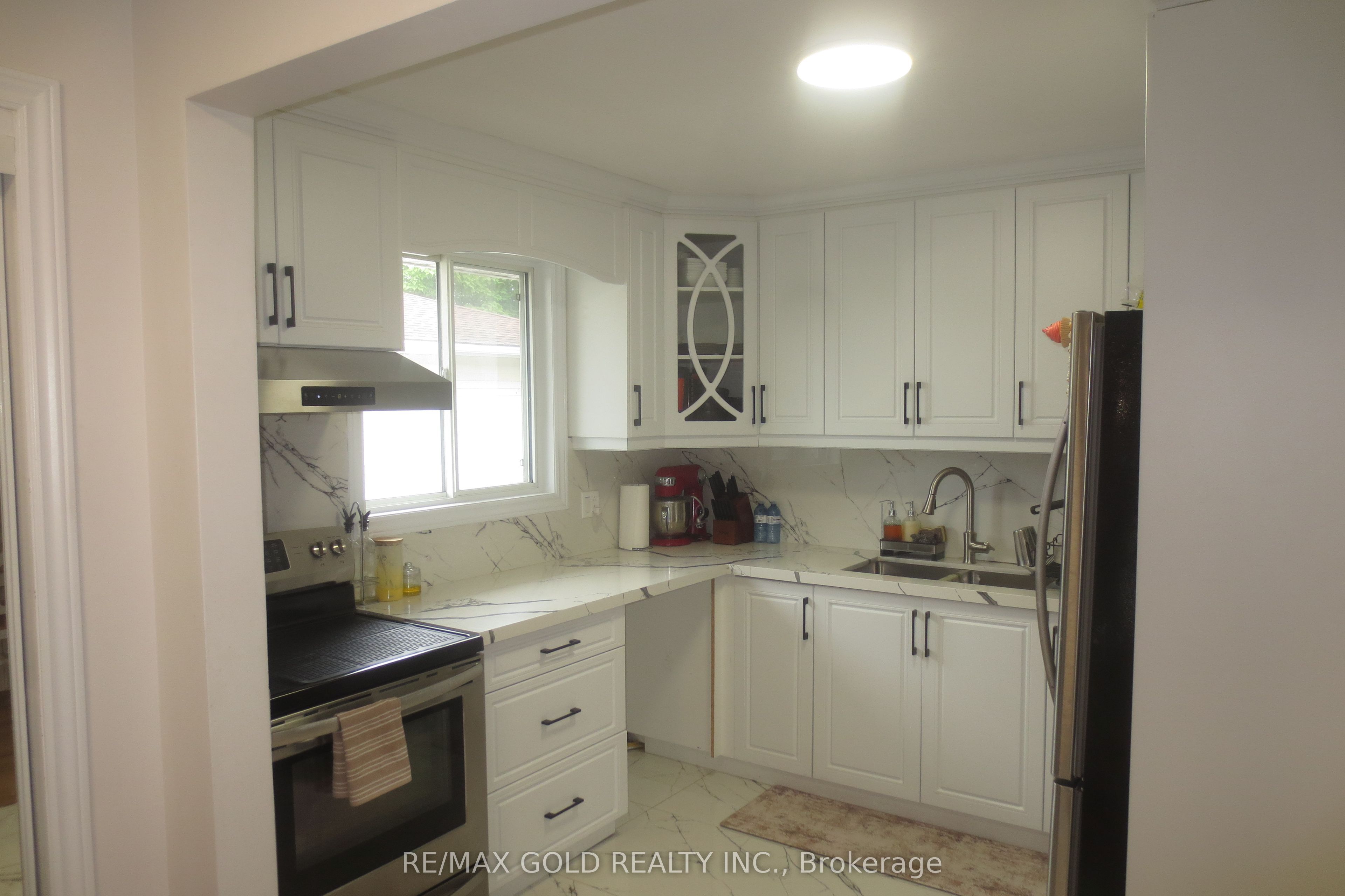 54 Bakersfield Drive Property Photo 8