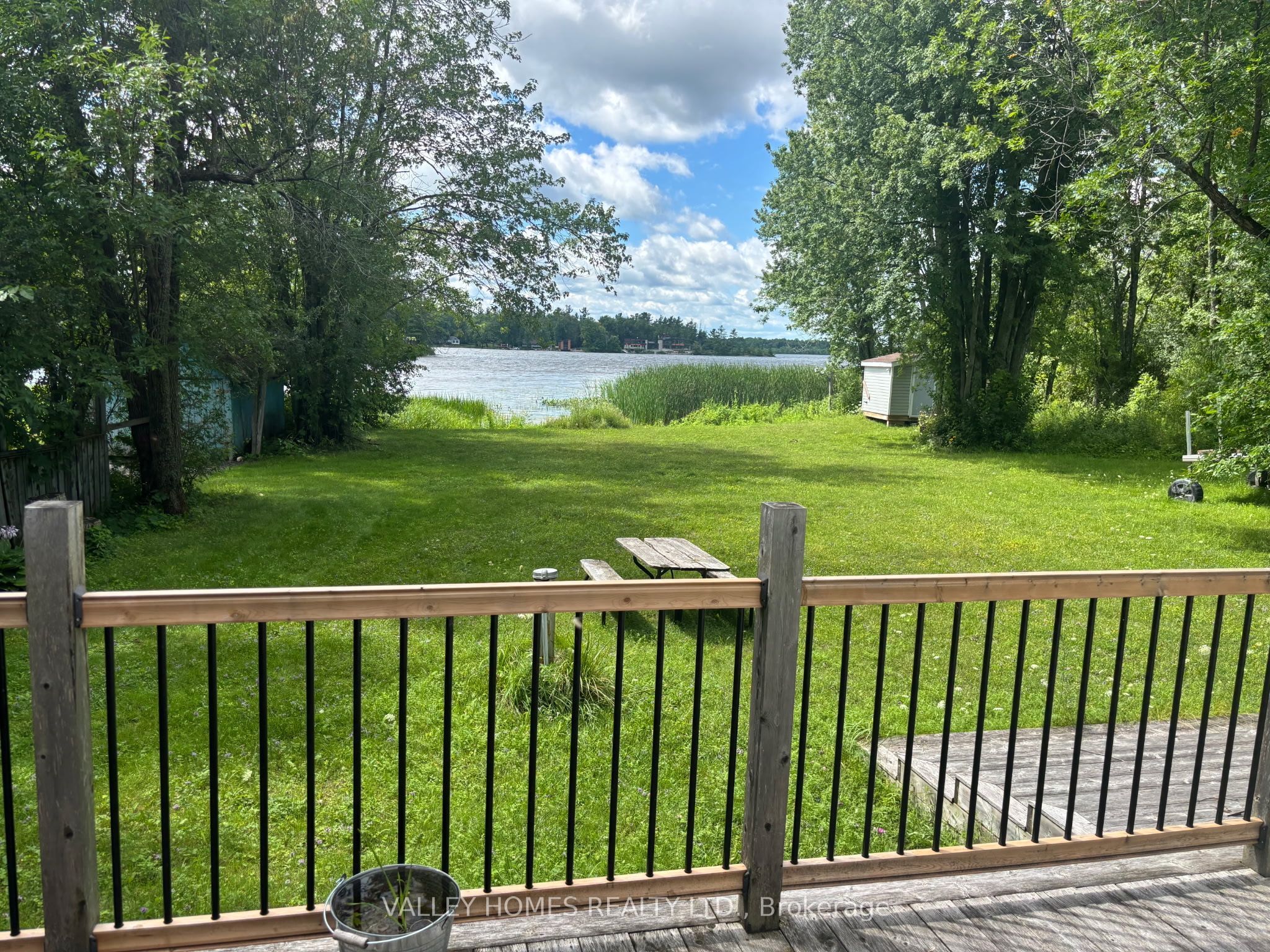2860 9th Line E Property Photo 1