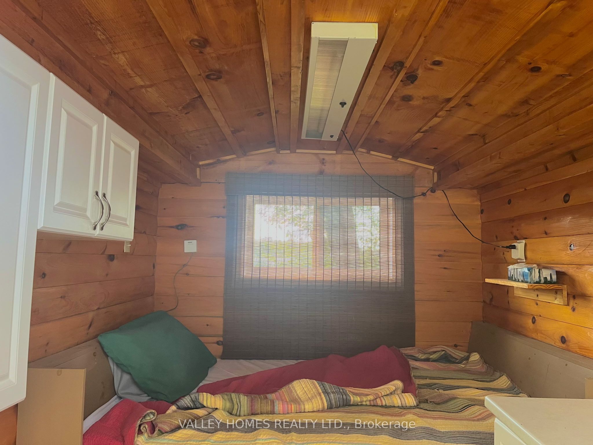 2860 9th Line E Property Photo 12