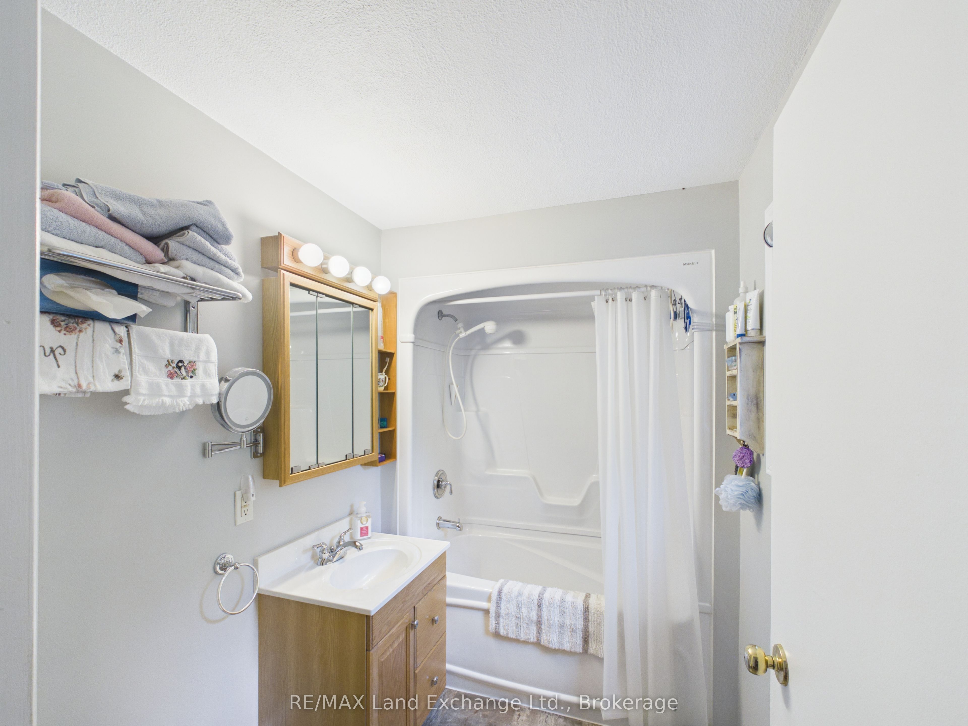 457 N Penetangore Row S Property Photo 13