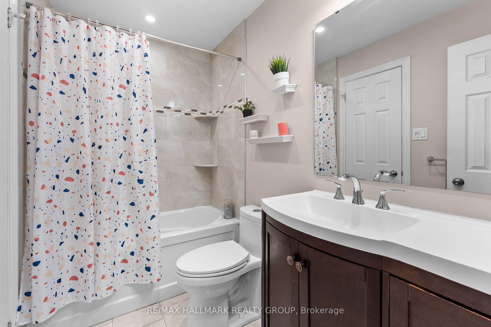 1446 Deavy Way Property Photo 28