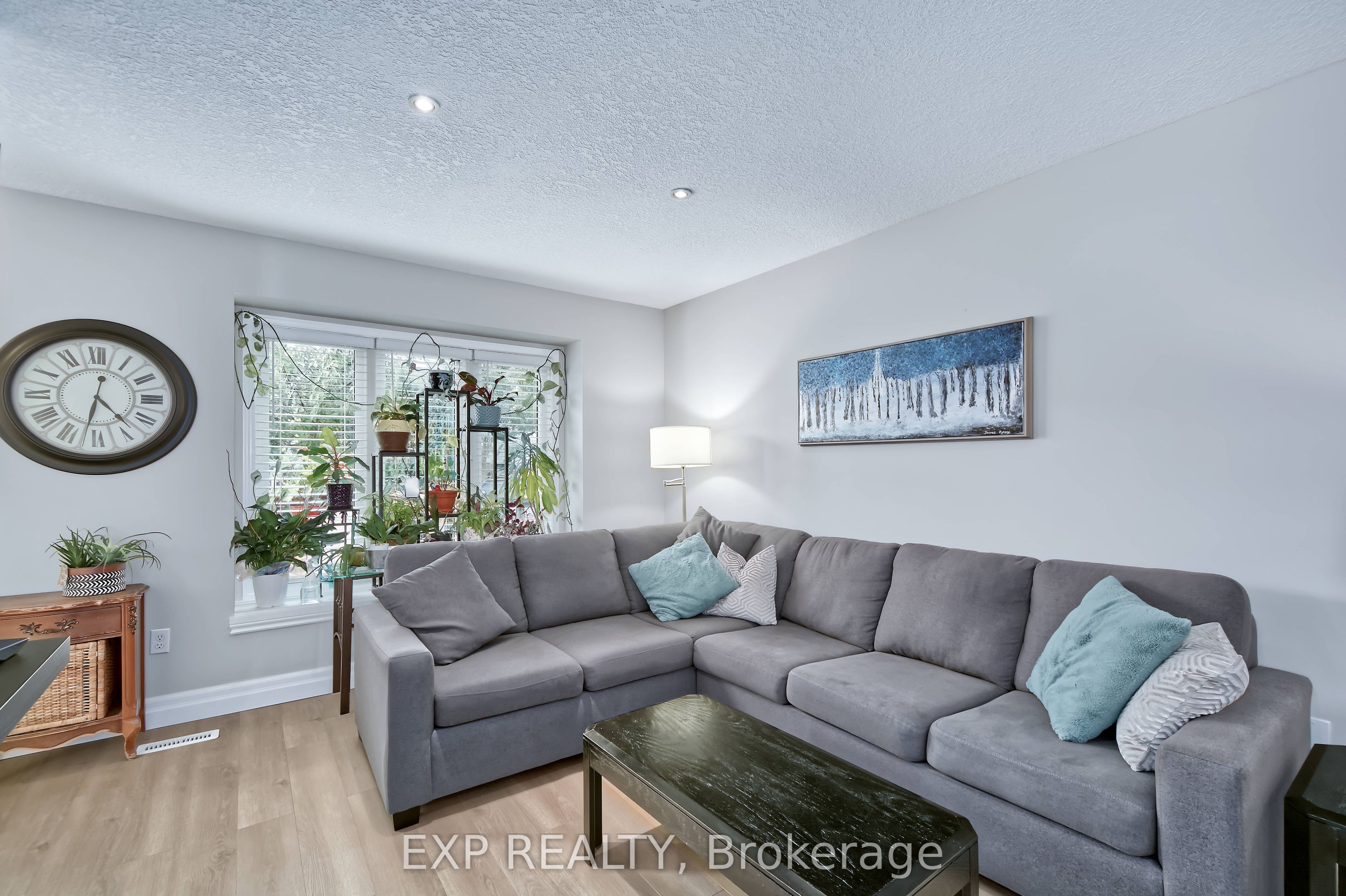 321 Simpson Crescent Property Photo 11