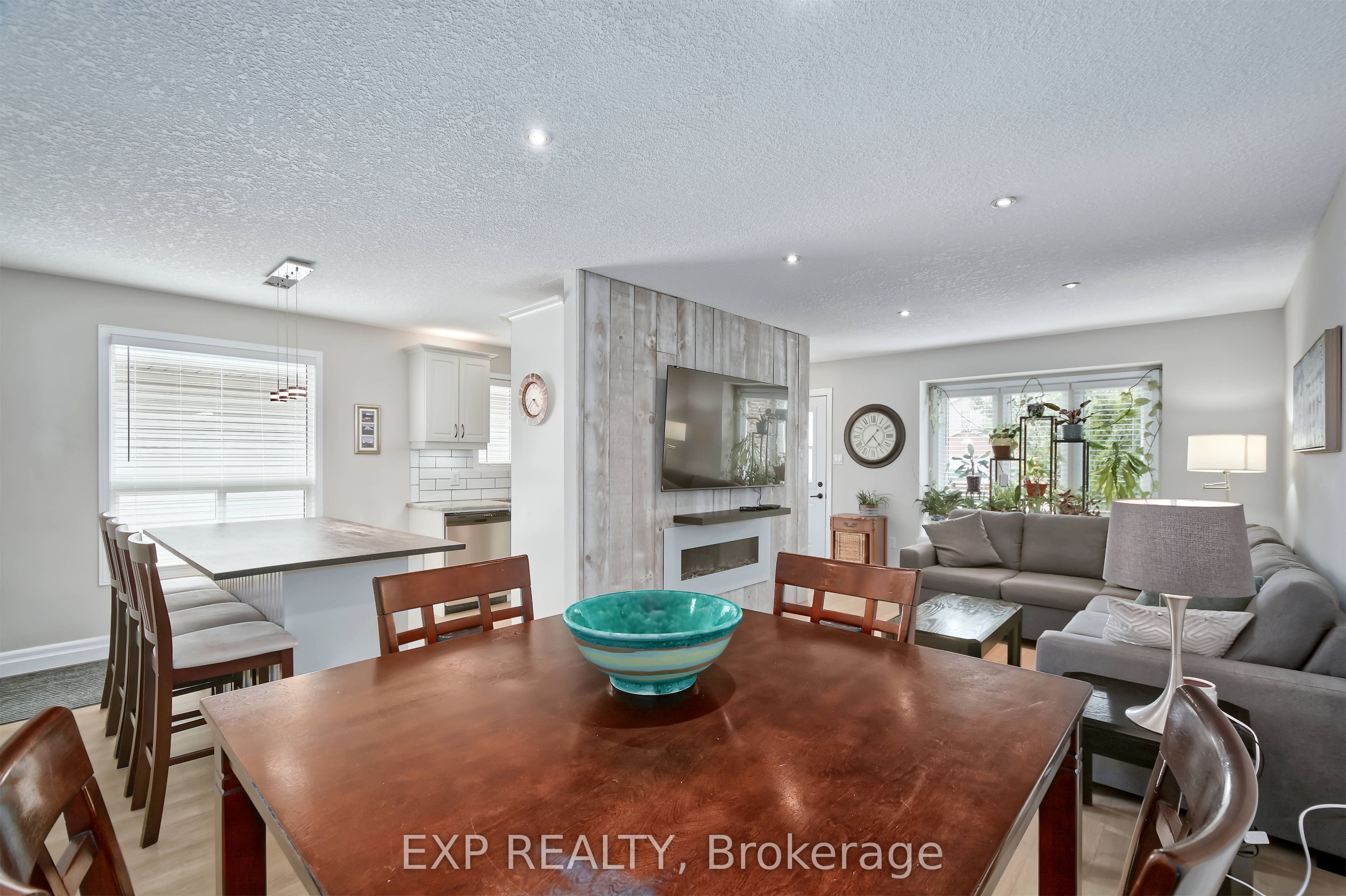 321 Simpson Crescent Property Photo 14