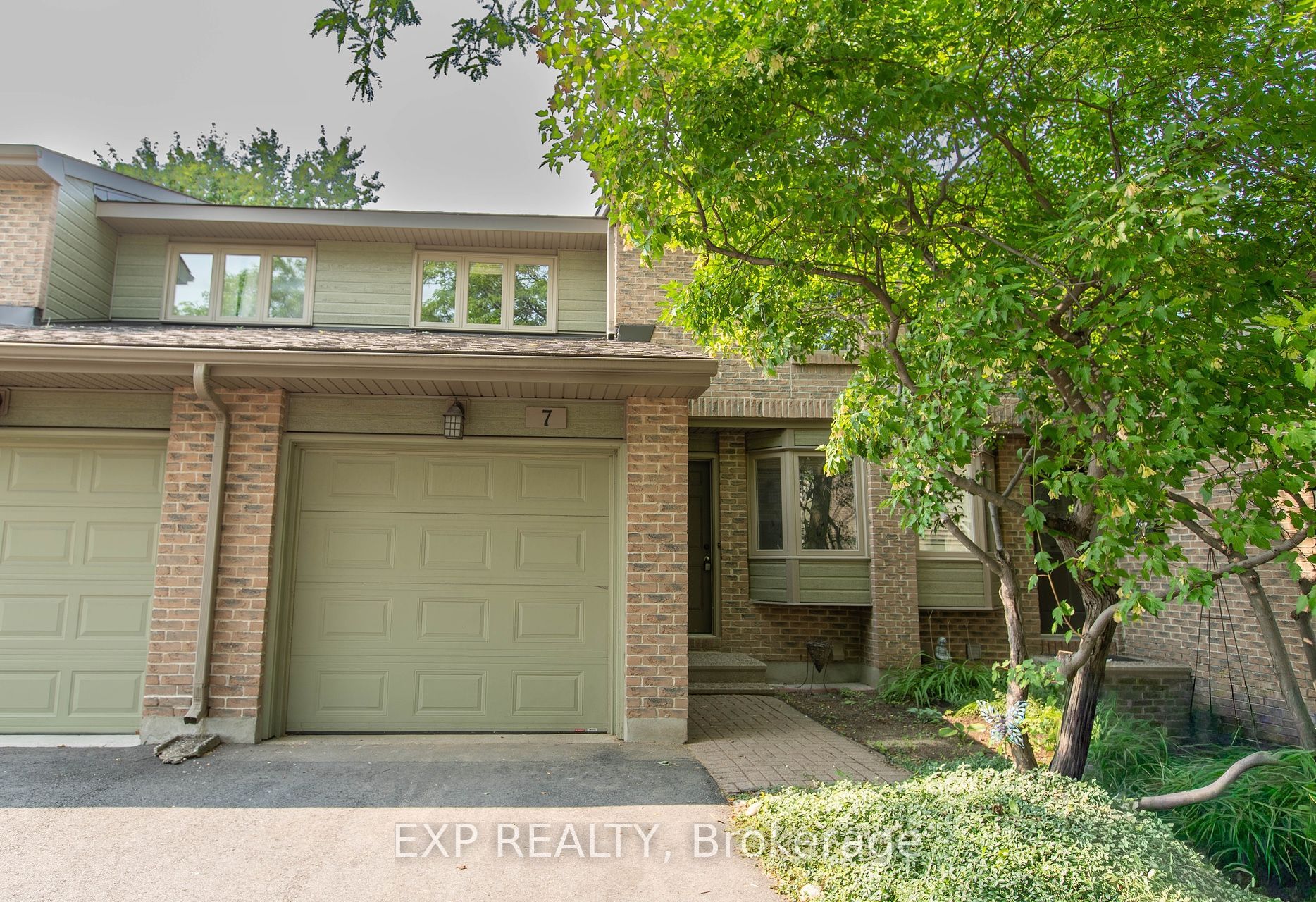 710 Coronation Avenue Unit 7 Property Photo 1