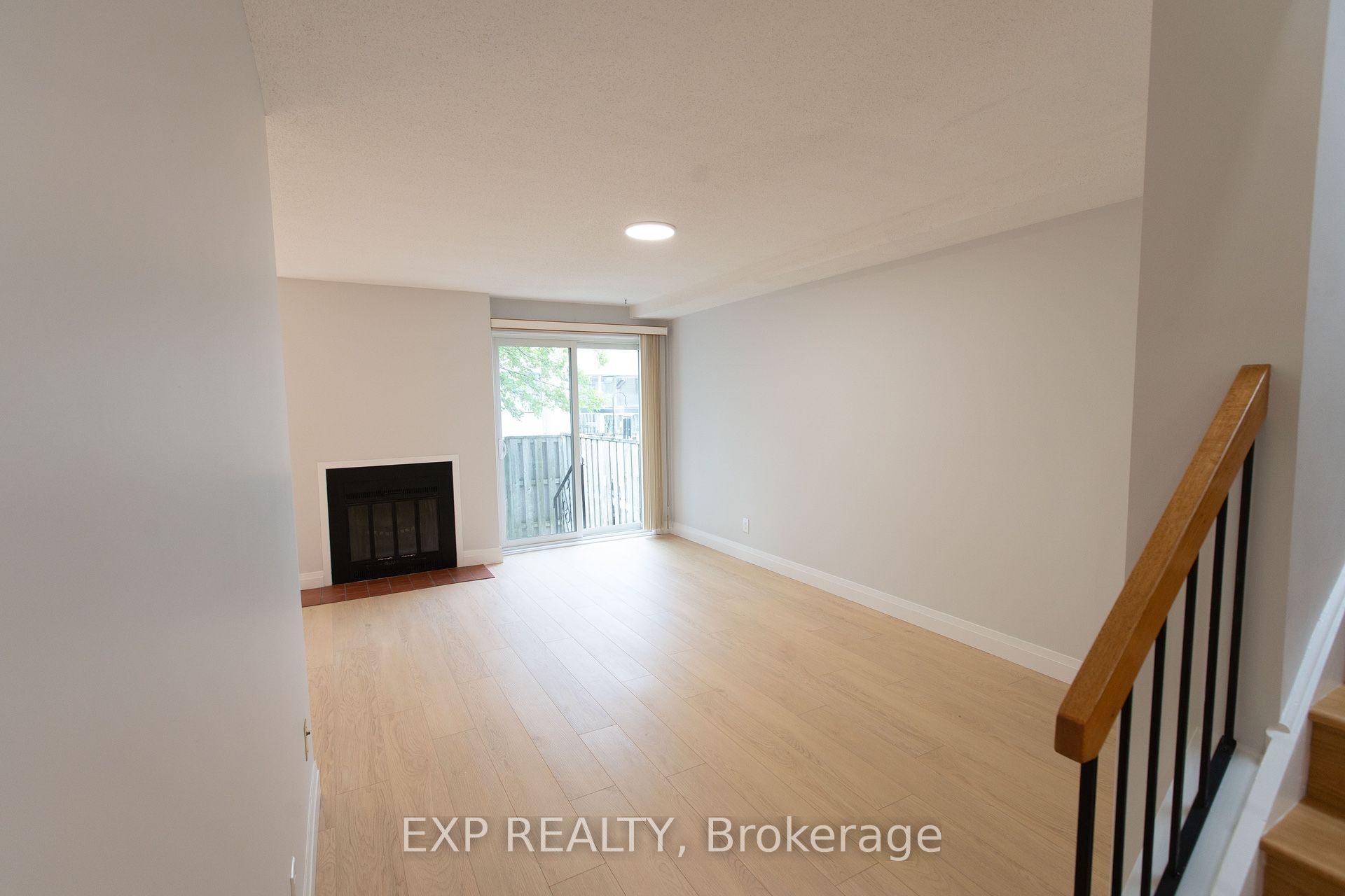 710 Coronation Avenue Unit 7 Property Photo 6