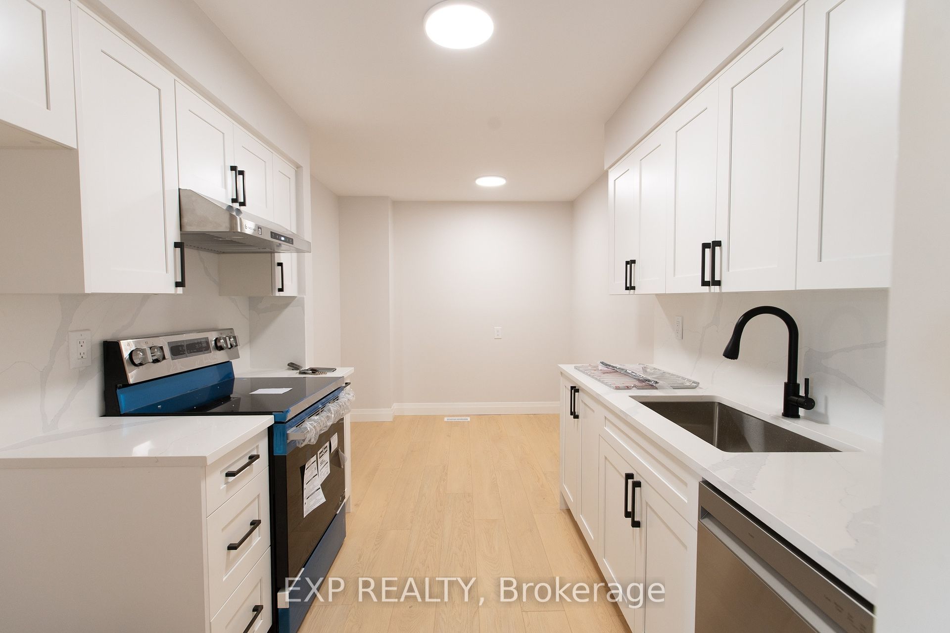 710 Coronation Avenue Unit 7 Property Photo 10